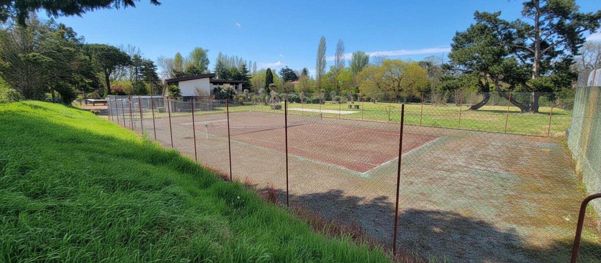 Photo 20 of the listing.