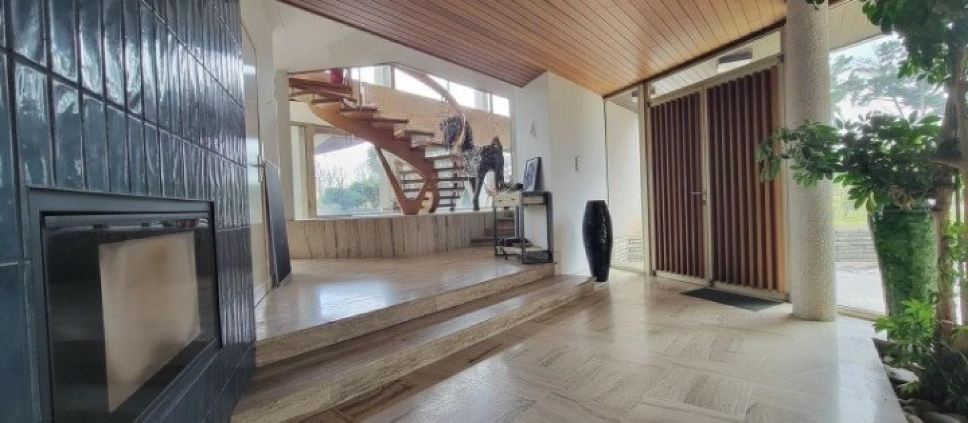 Photo 3 of the listing.