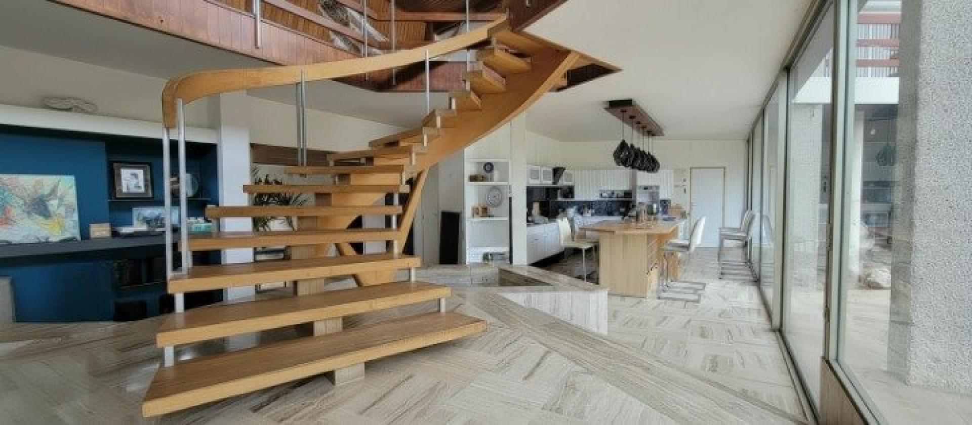 Photo 4 of the listing.