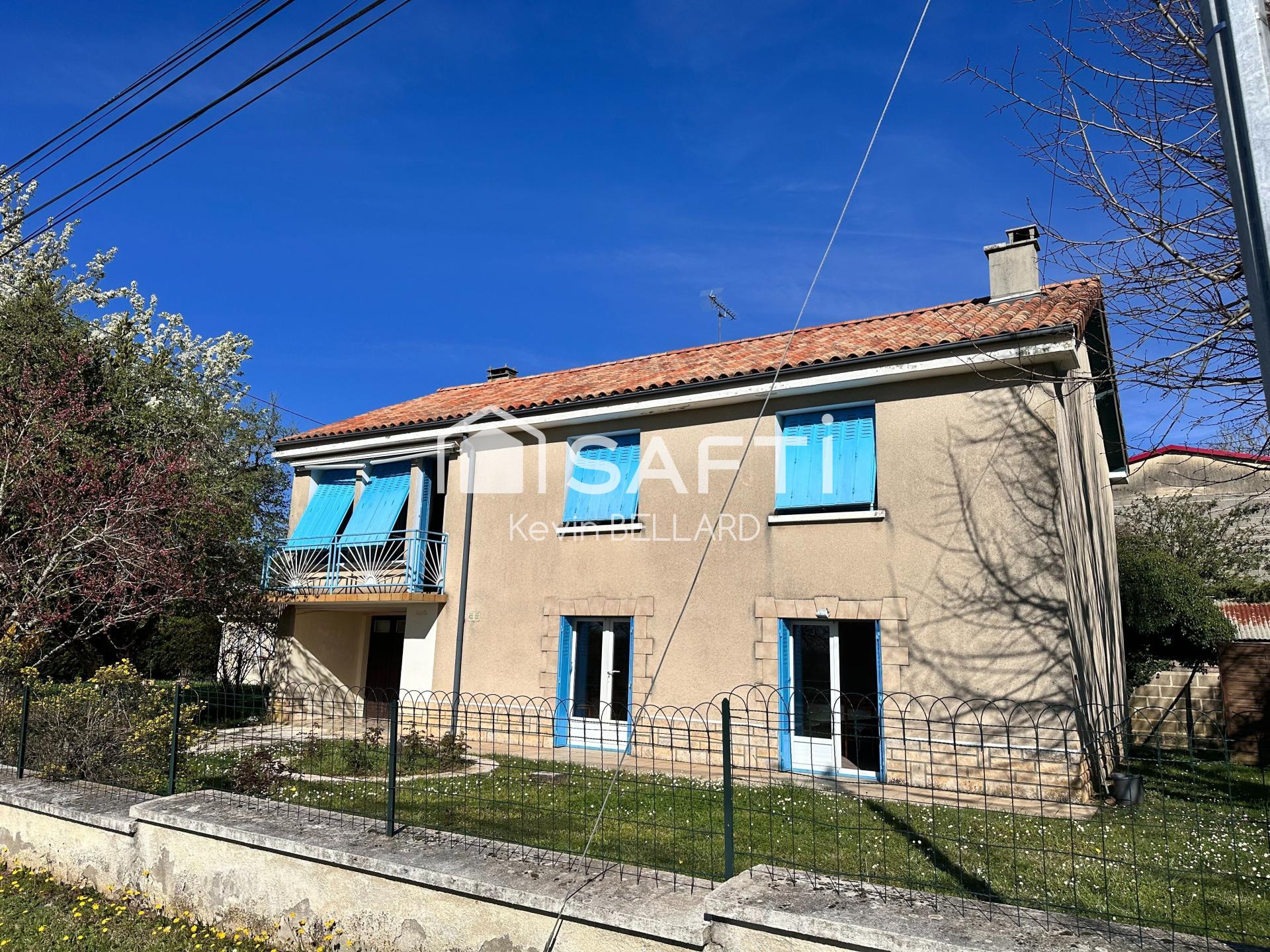 Maison familiale à étage avec dépendances