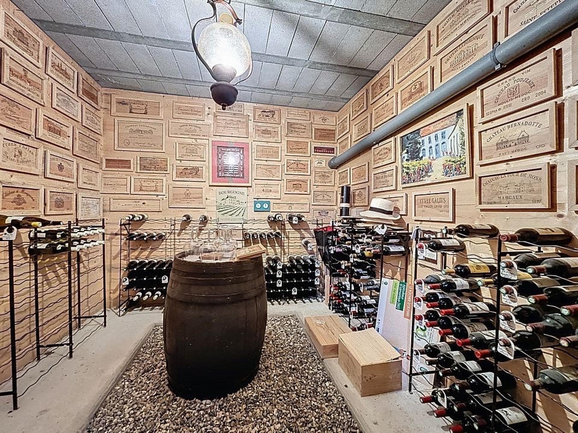 Photo 13 of the listing.