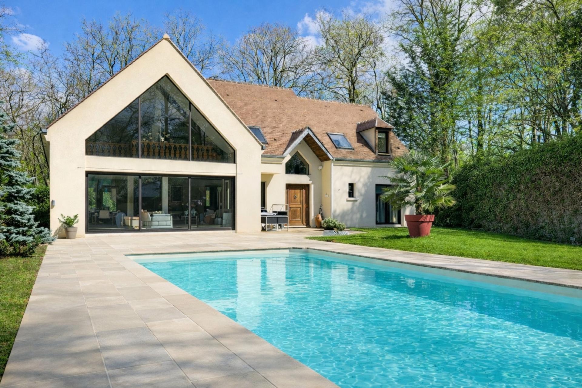 Photo 15 of the listing.