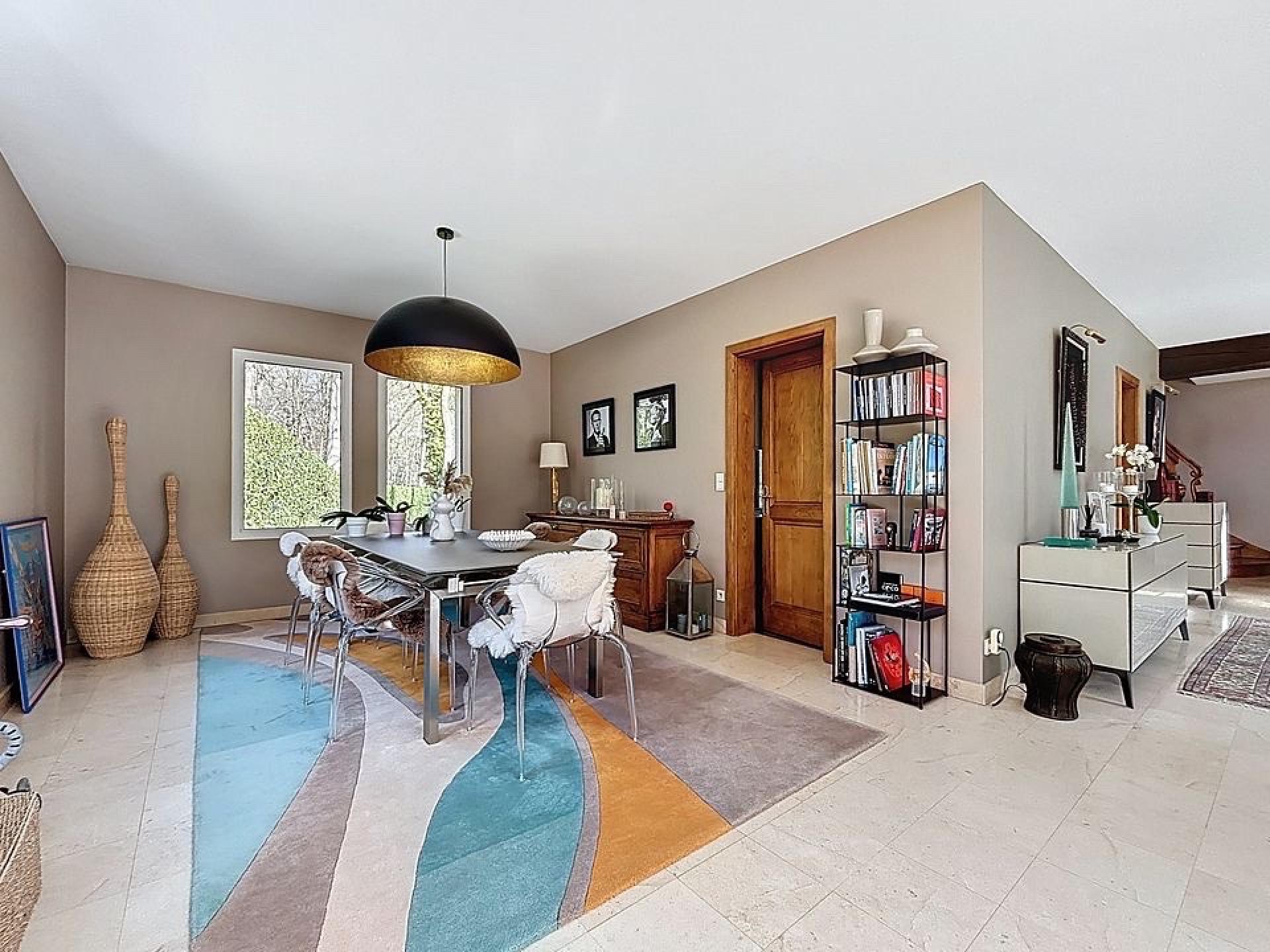 Photo 4 of the listing.