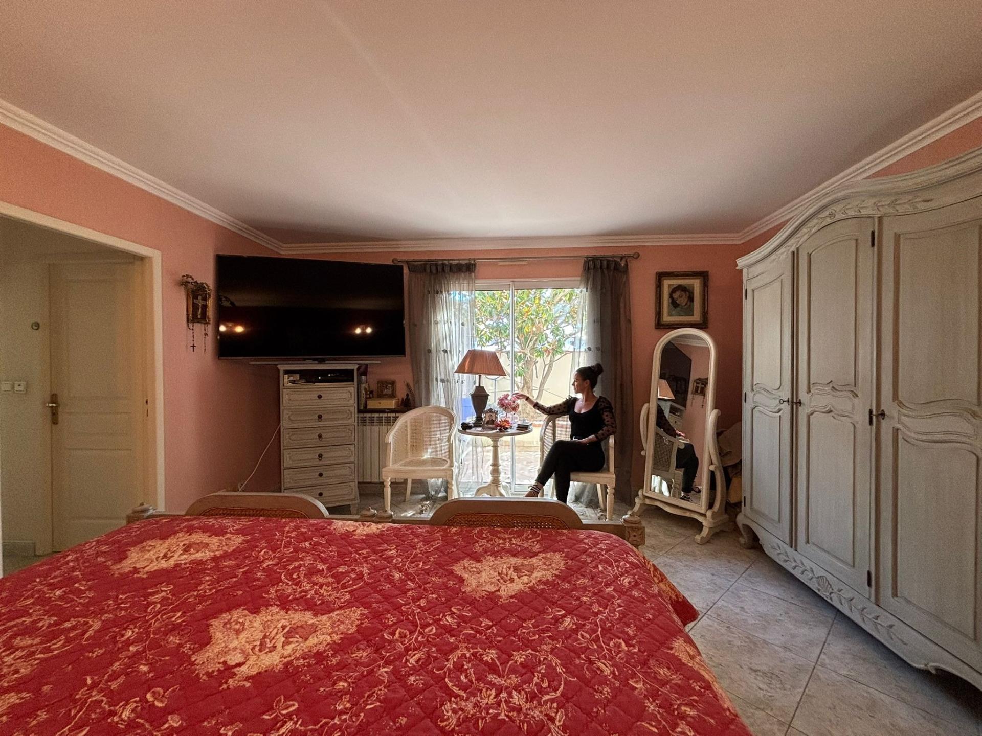 Photo 12 of the listing.