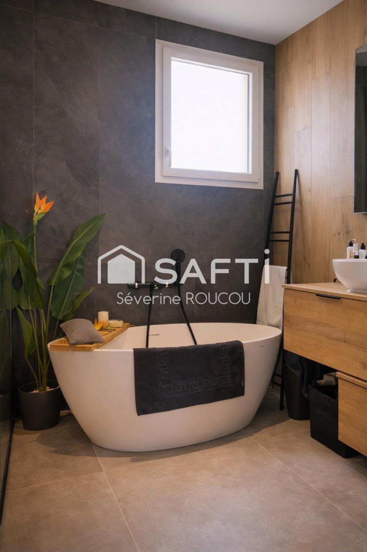 Photo 6 of the listing.