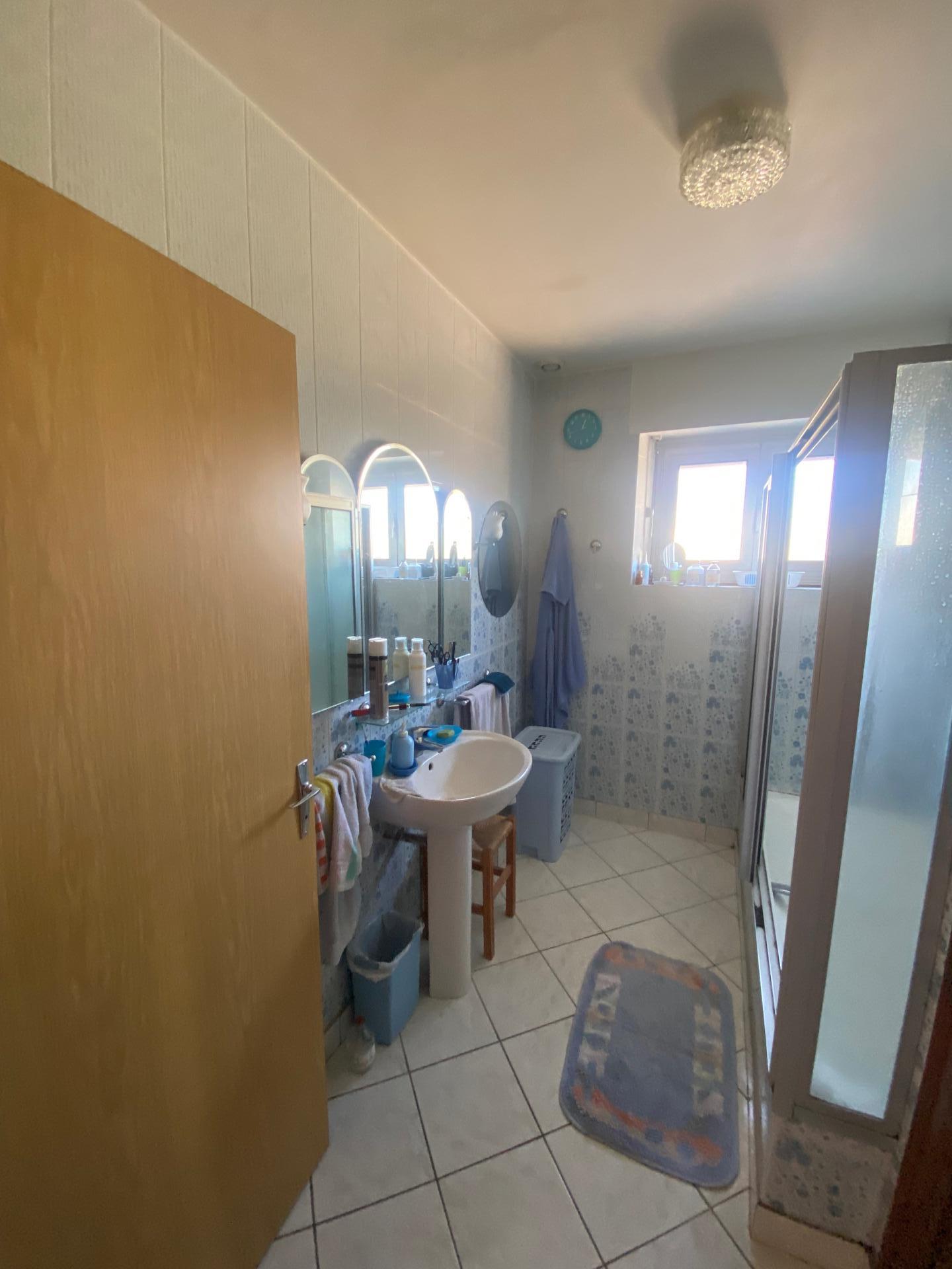 Photo 14 of the listing.