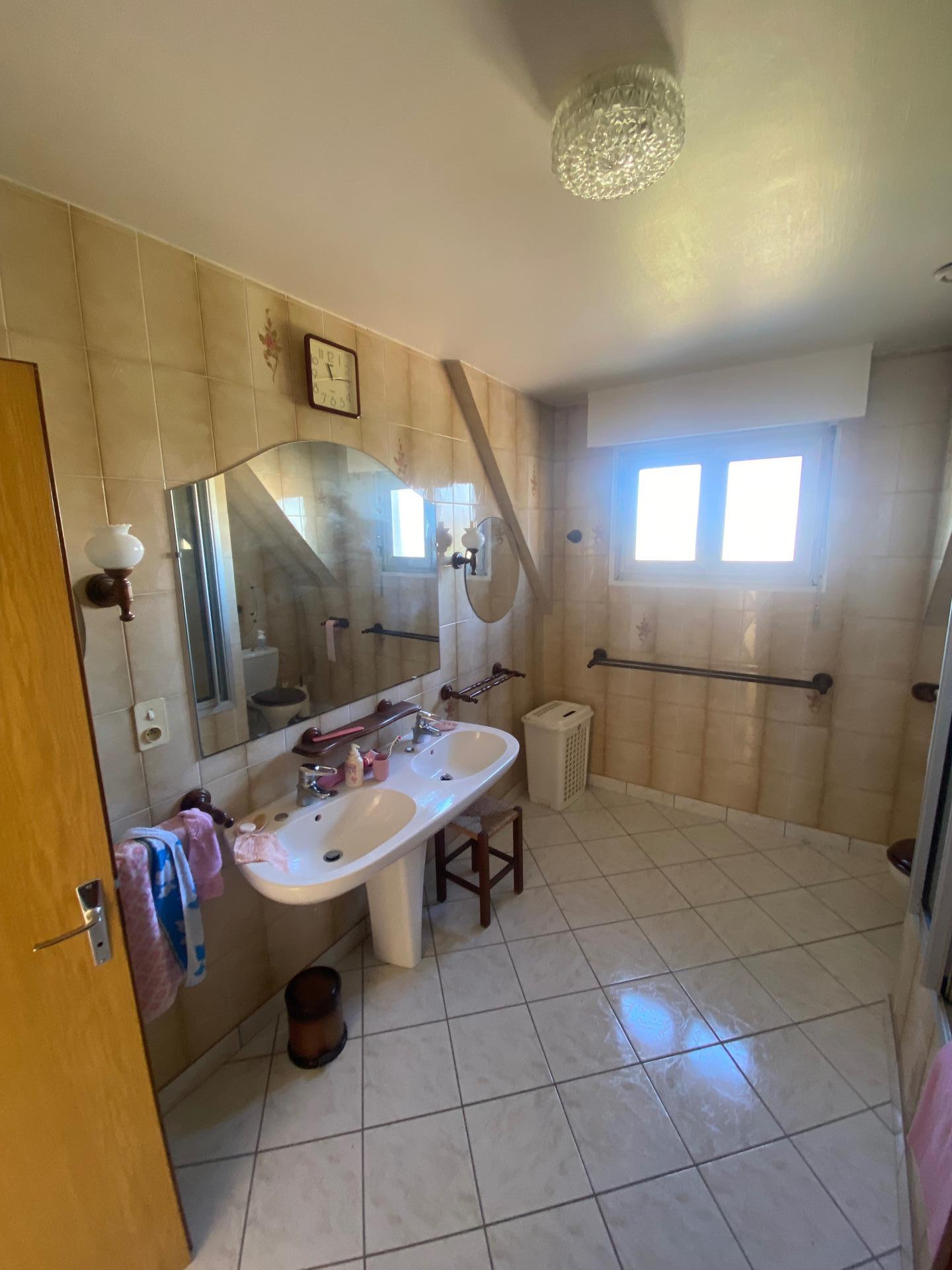 Photo 13 of the listing.