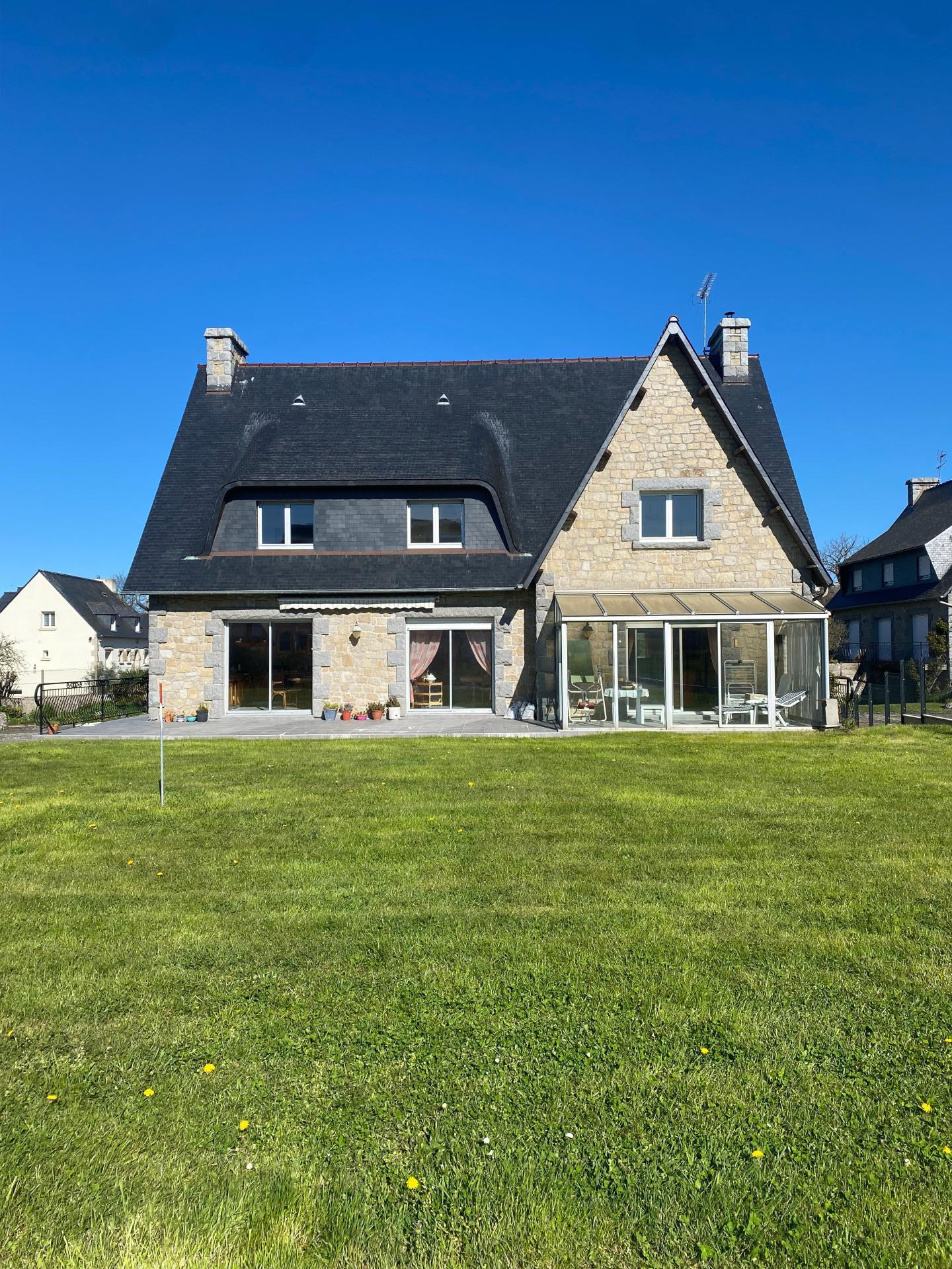 Photo 3 of the listing.