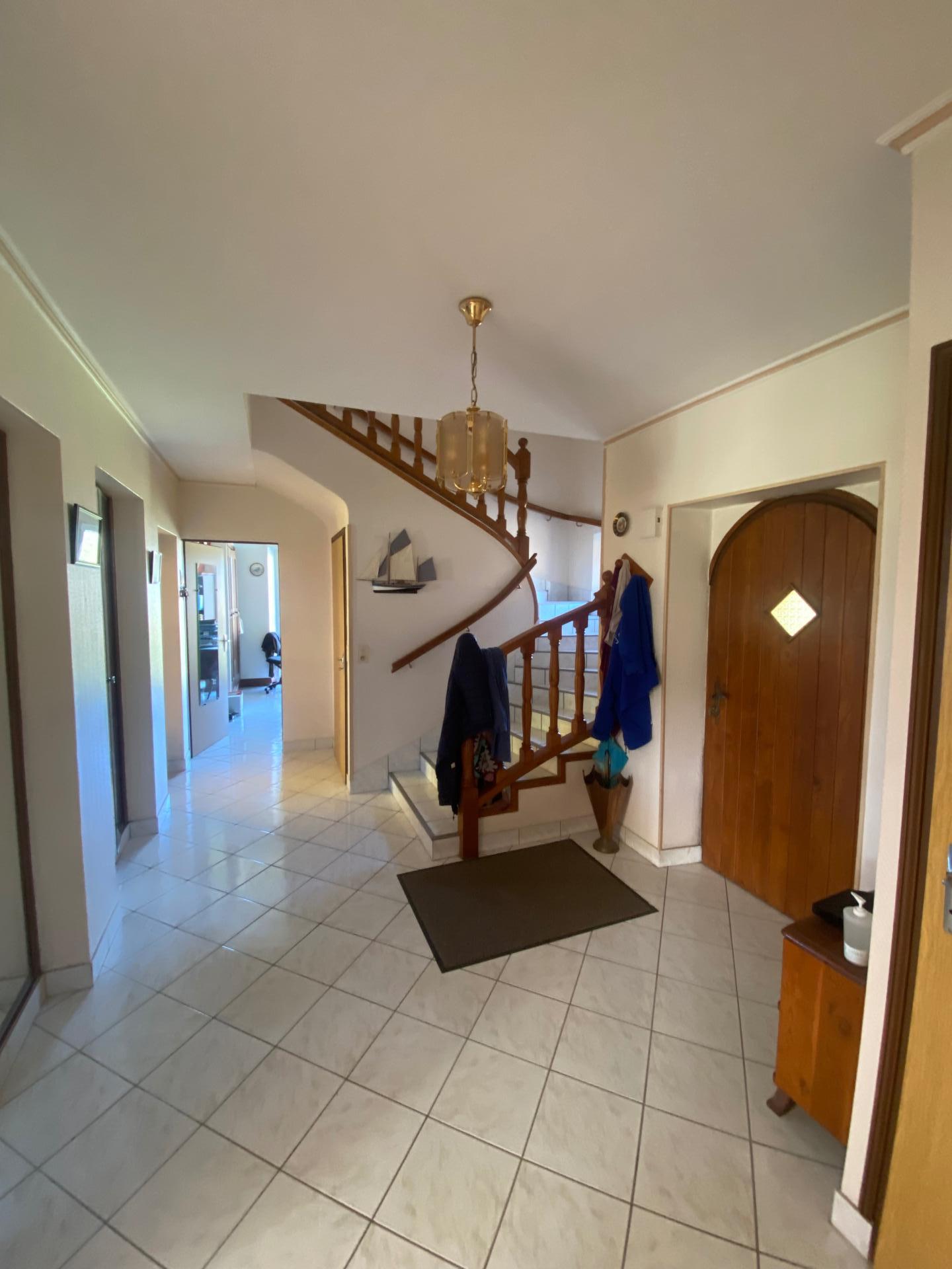 Photo 5 of the listing.