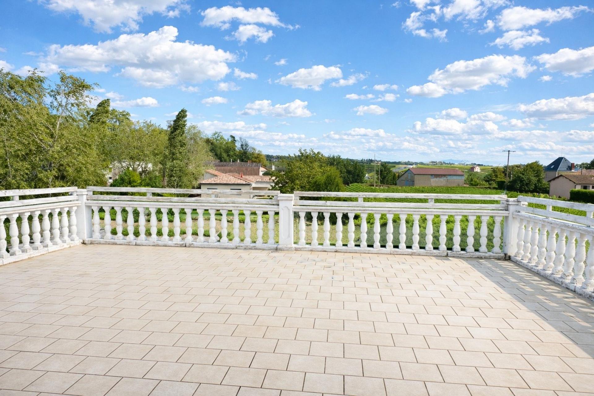 Photo 9 of the listing.