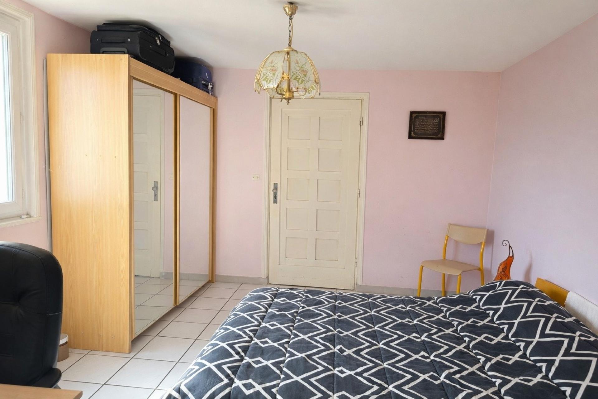 Photo 13 of the listing.