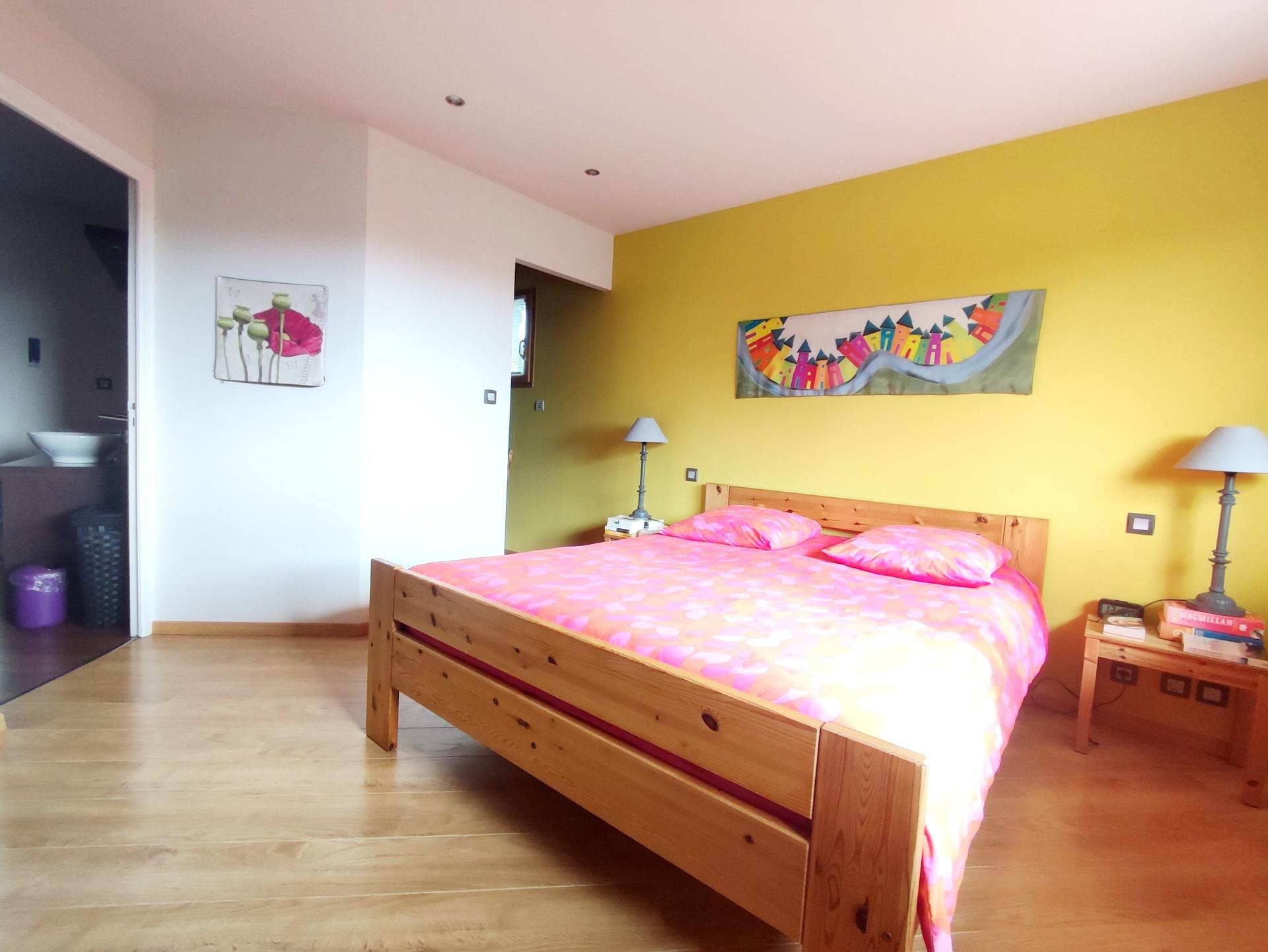 Photo 9 of the listing.