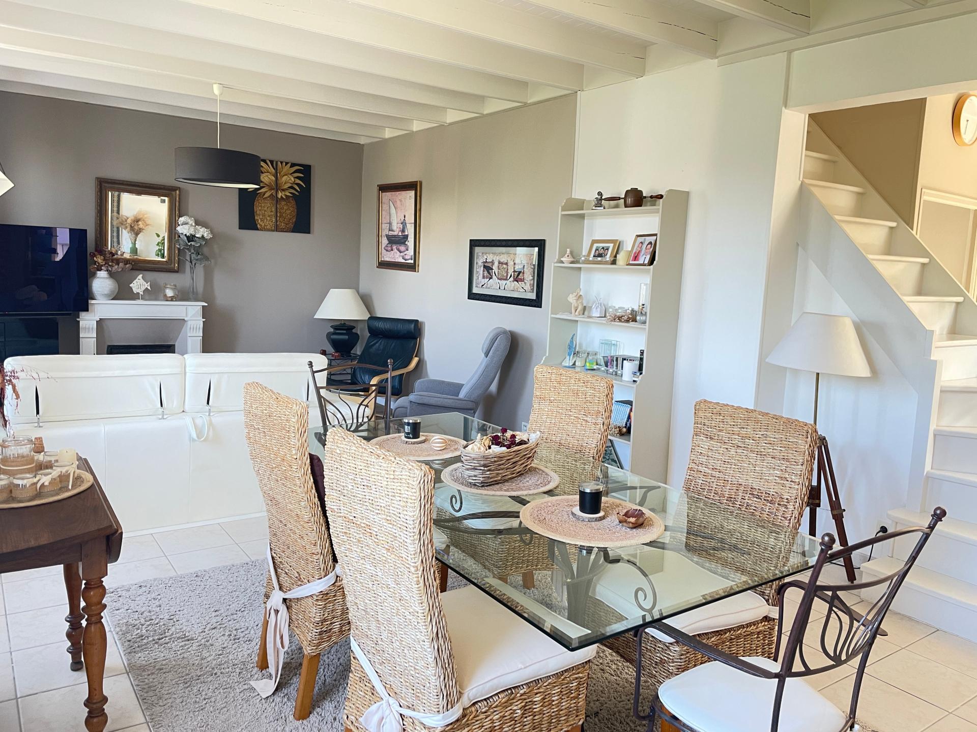 Photo 3 of the listing.