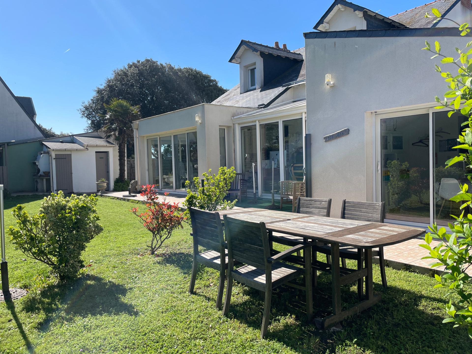 Photo 6 of the listing.