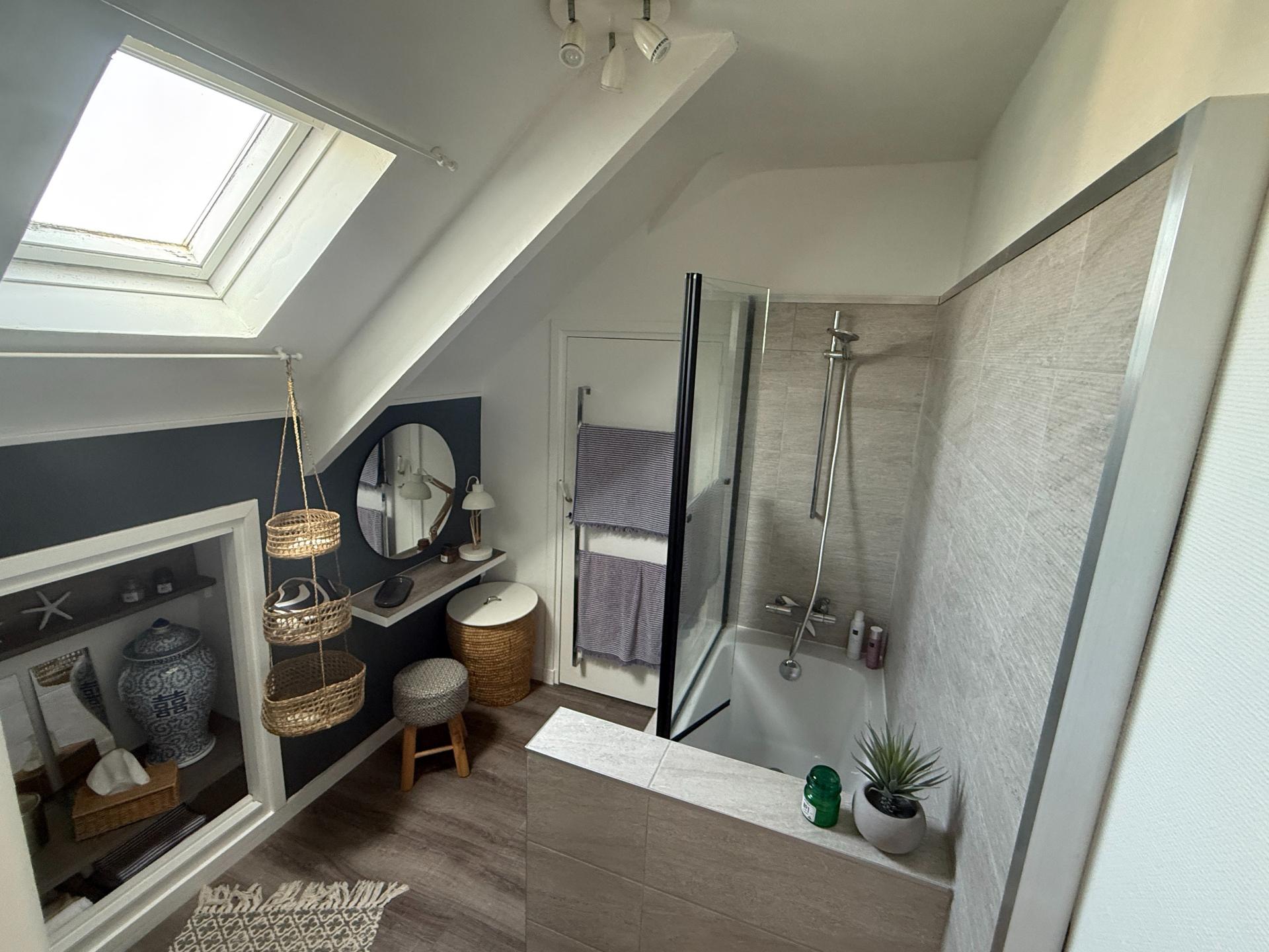 Photo 16 of the listing.