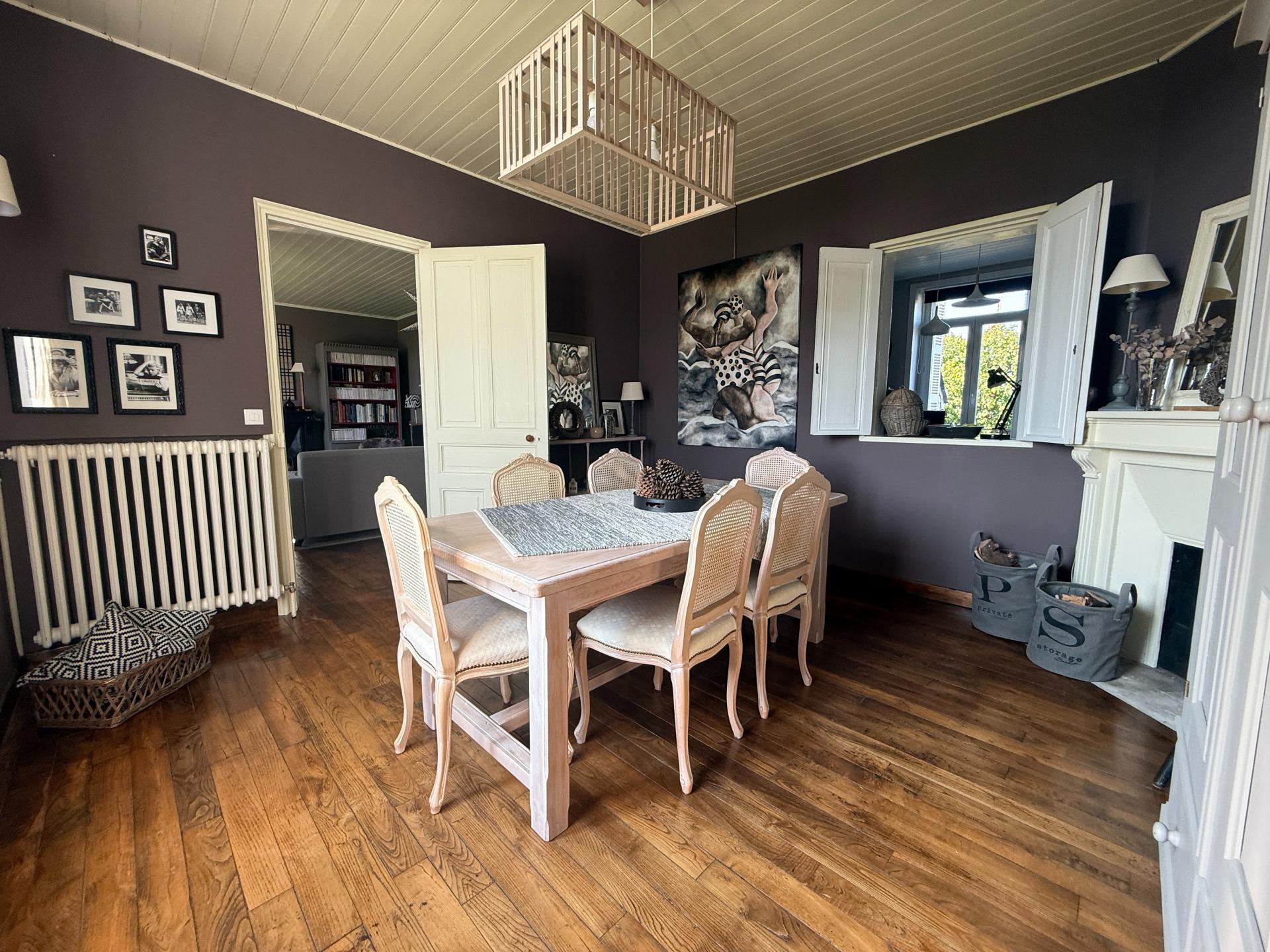 Photo 7 of the listing.