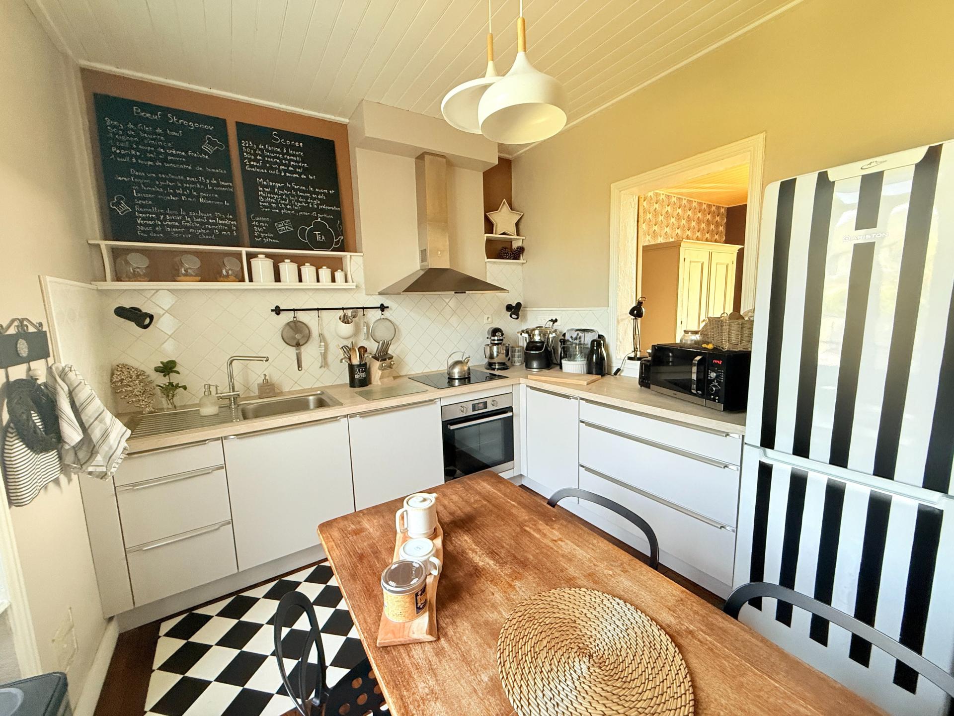 Photo 4 of the listing.