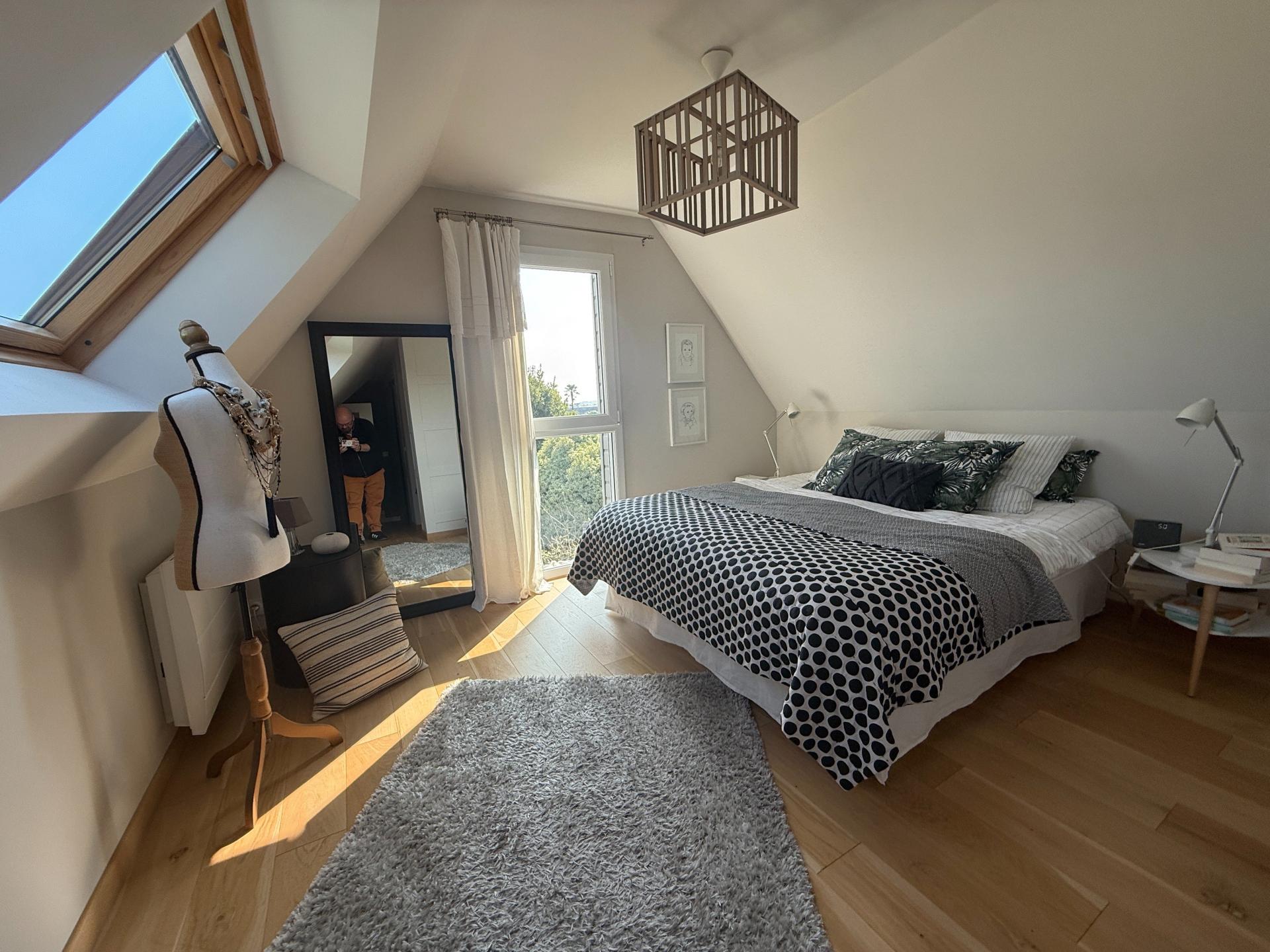 Photo 12 of the listing.