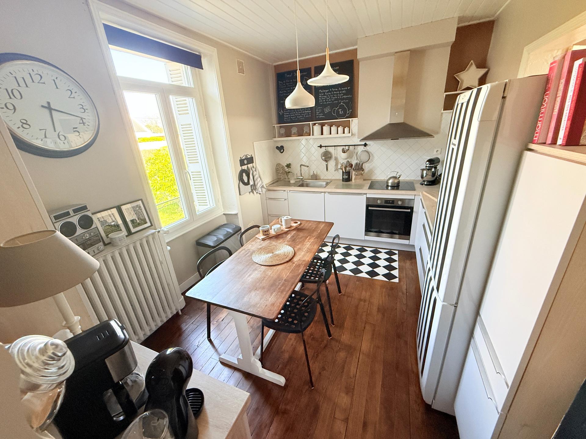 Photo 5 of the listing.