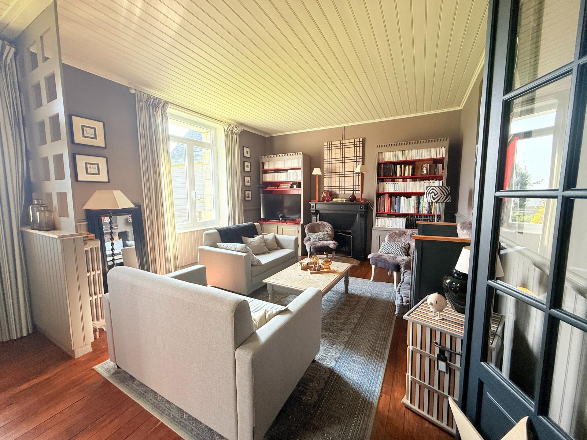 Photo 9 of the listing.