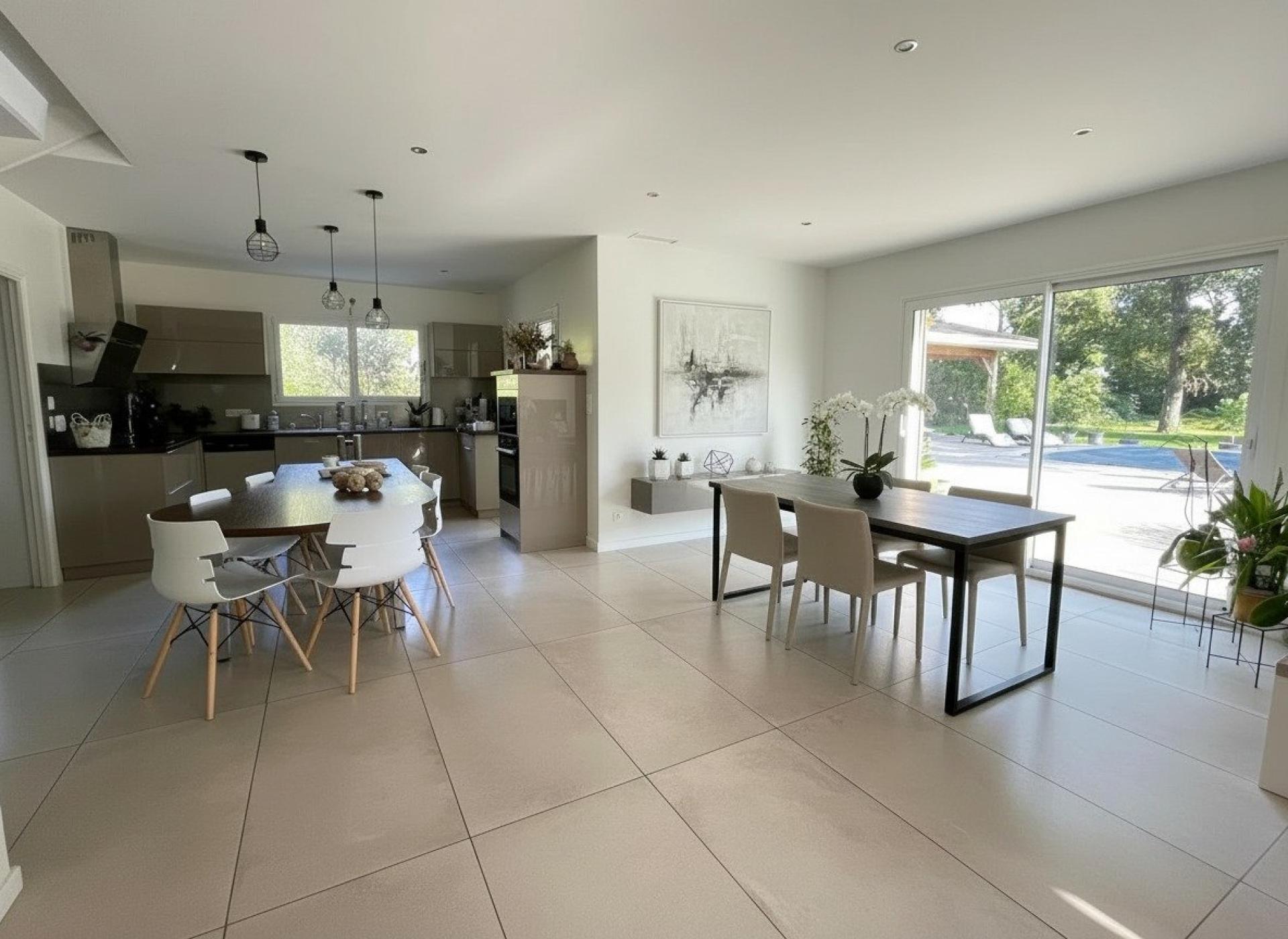 Photo 2 of the listing.