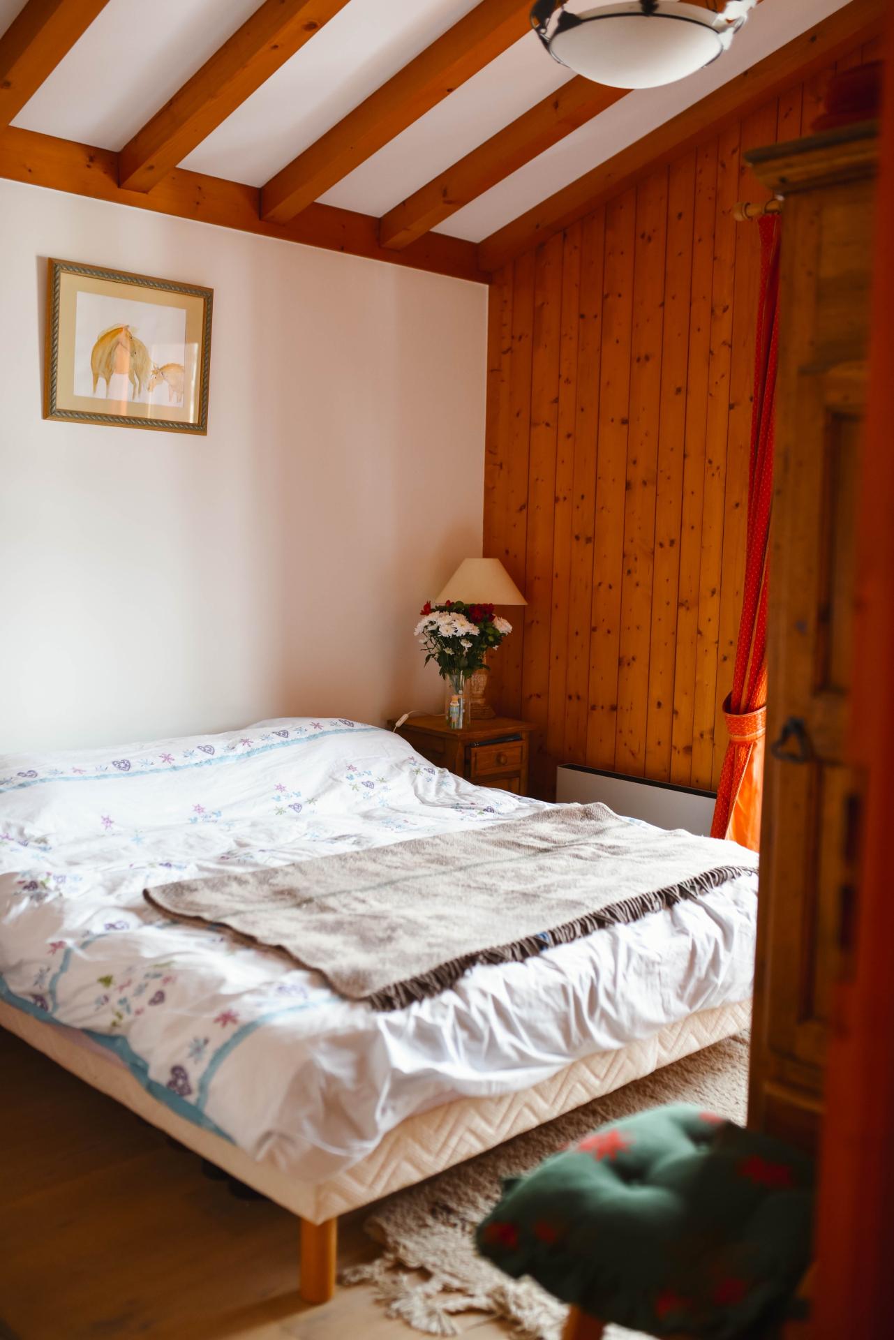 Photo 7 of the listing.