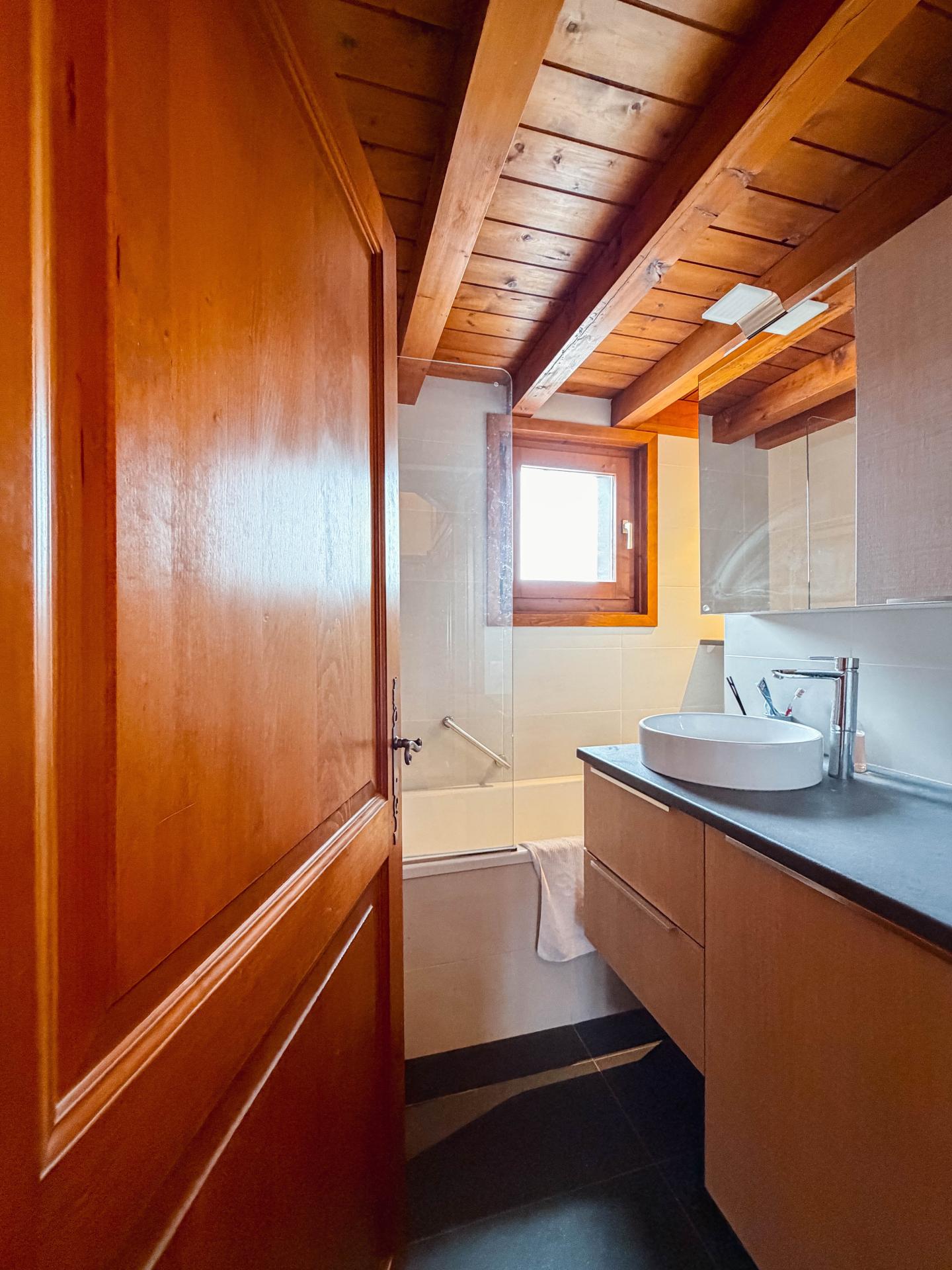 Photo 13 of the listing.