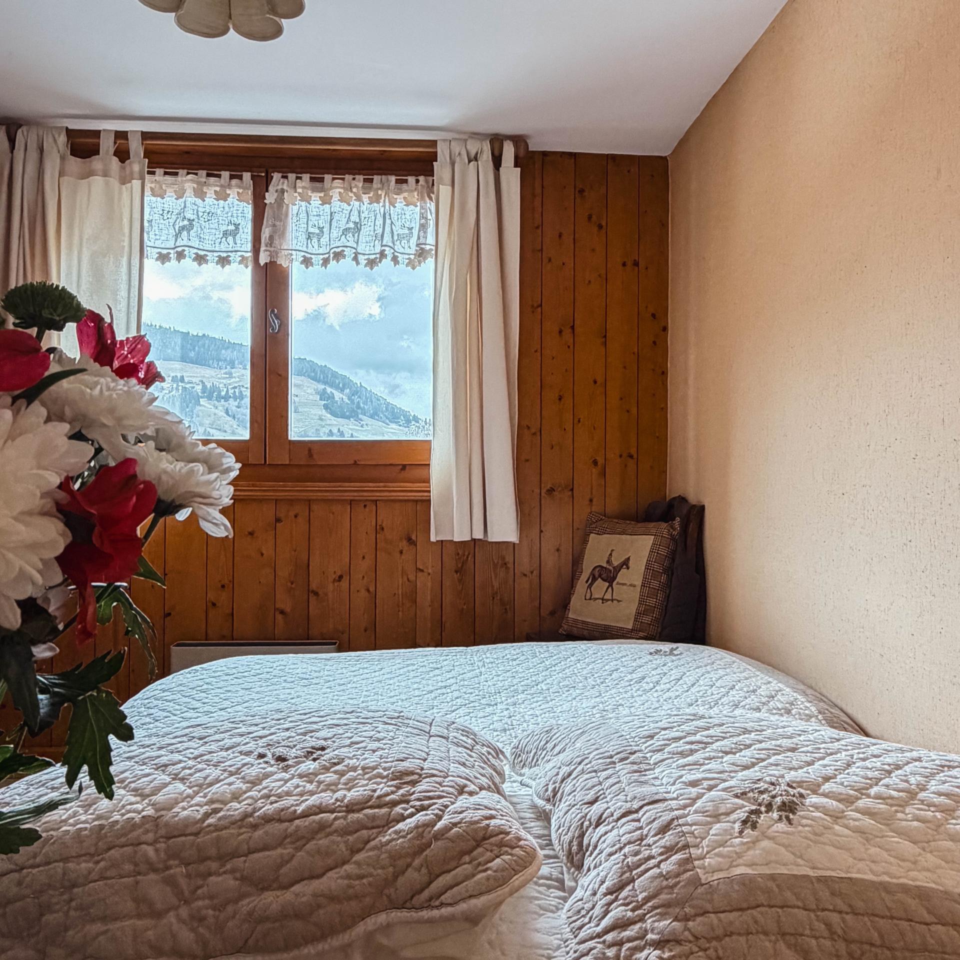 Photo 12 of the listing.