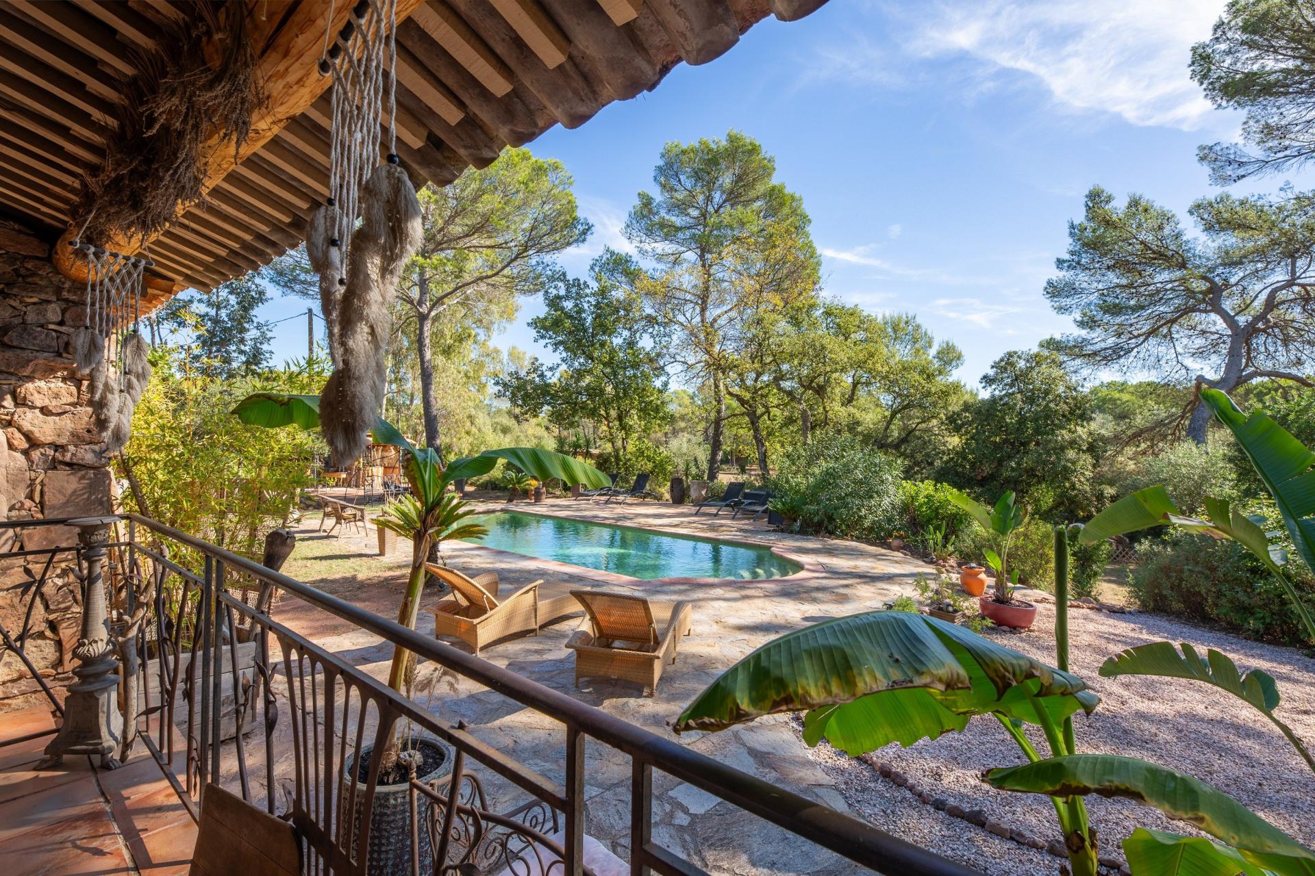 Photo 4 of the listing.