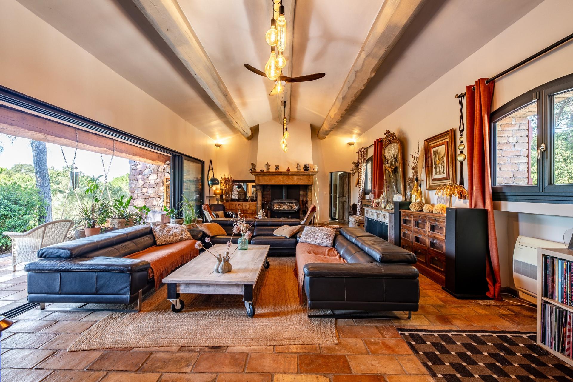 Photo 5 of the listing.