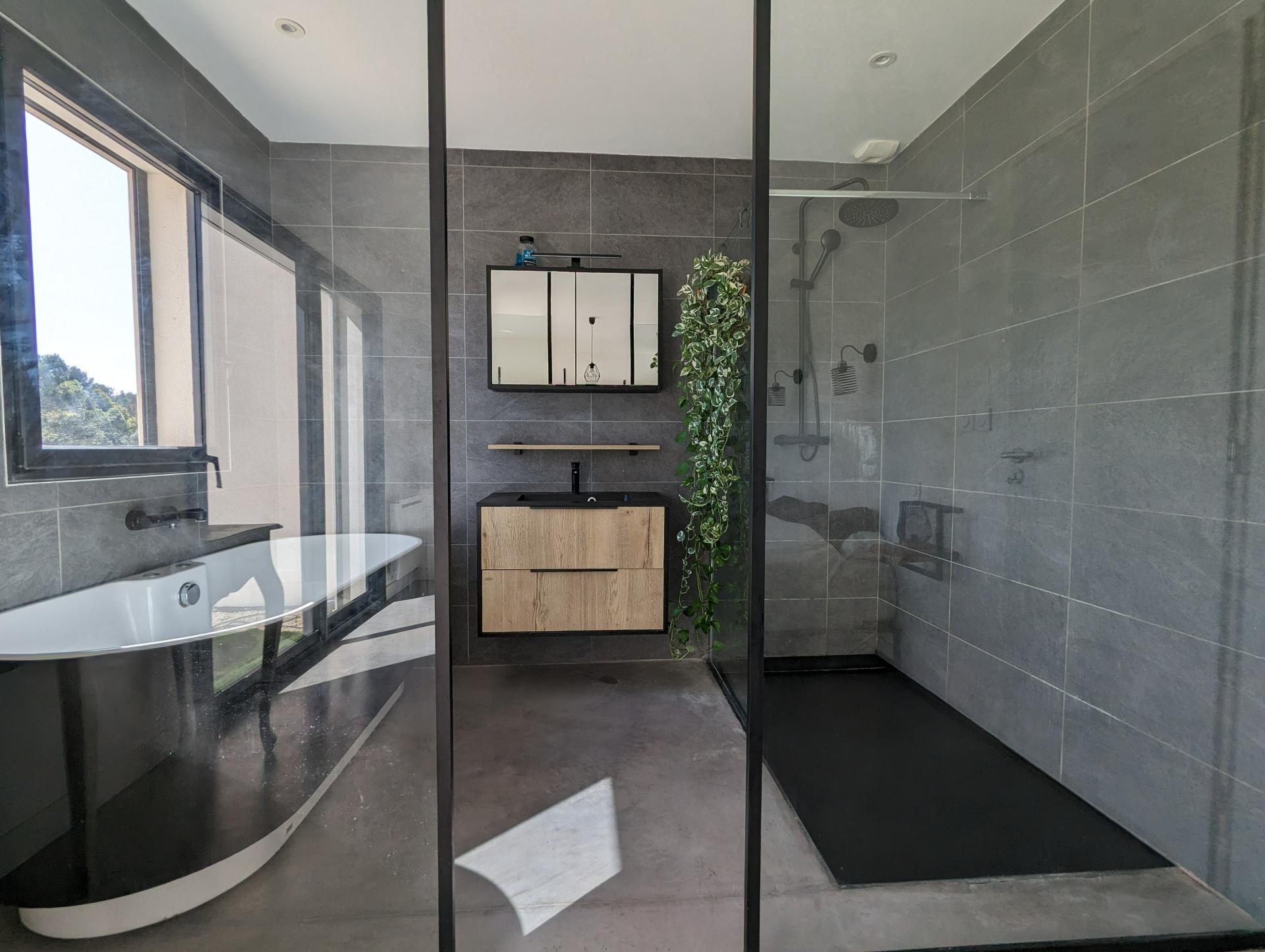 Photo 9 of the listing.