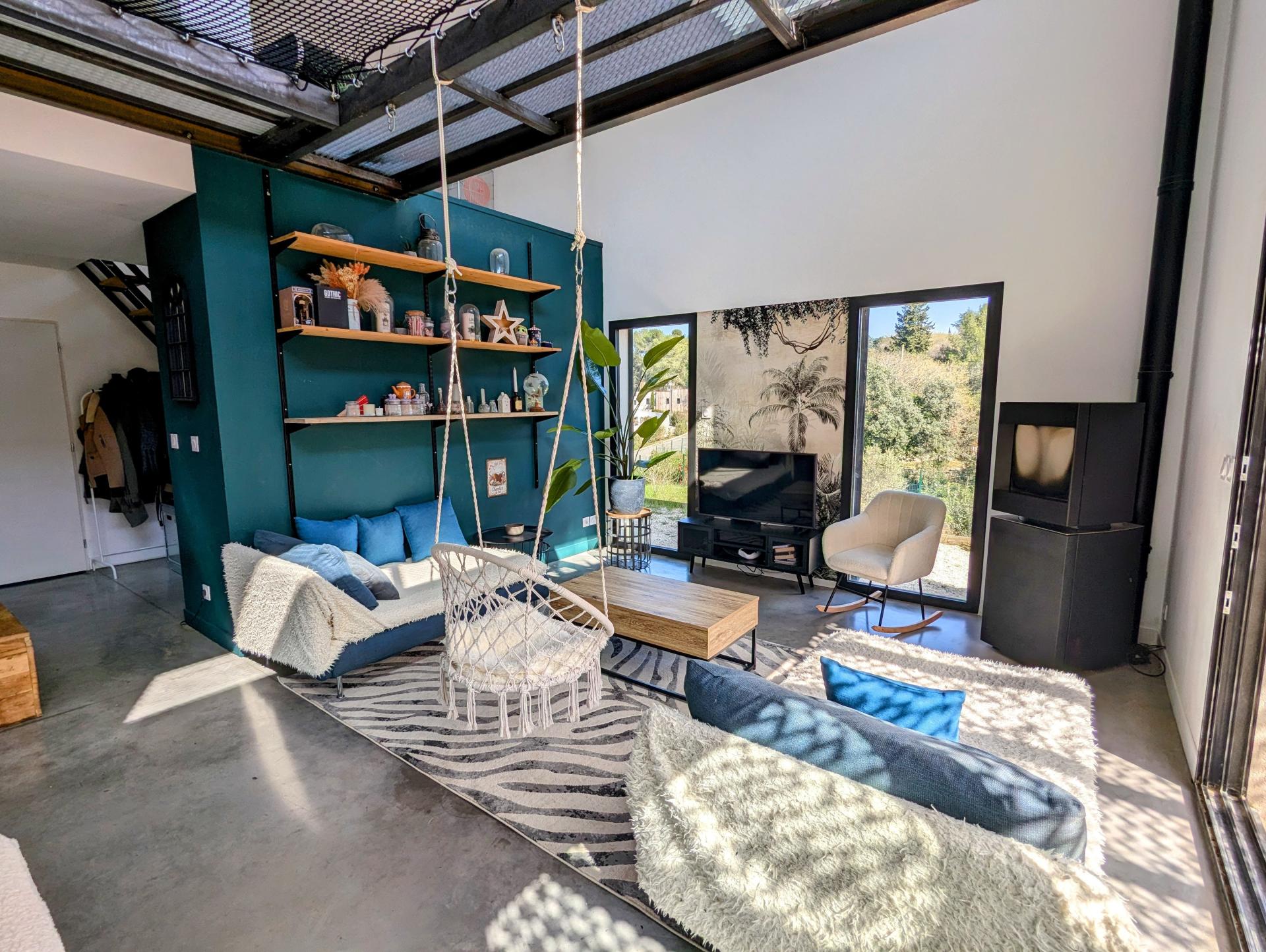 Photo 6 of the listing.