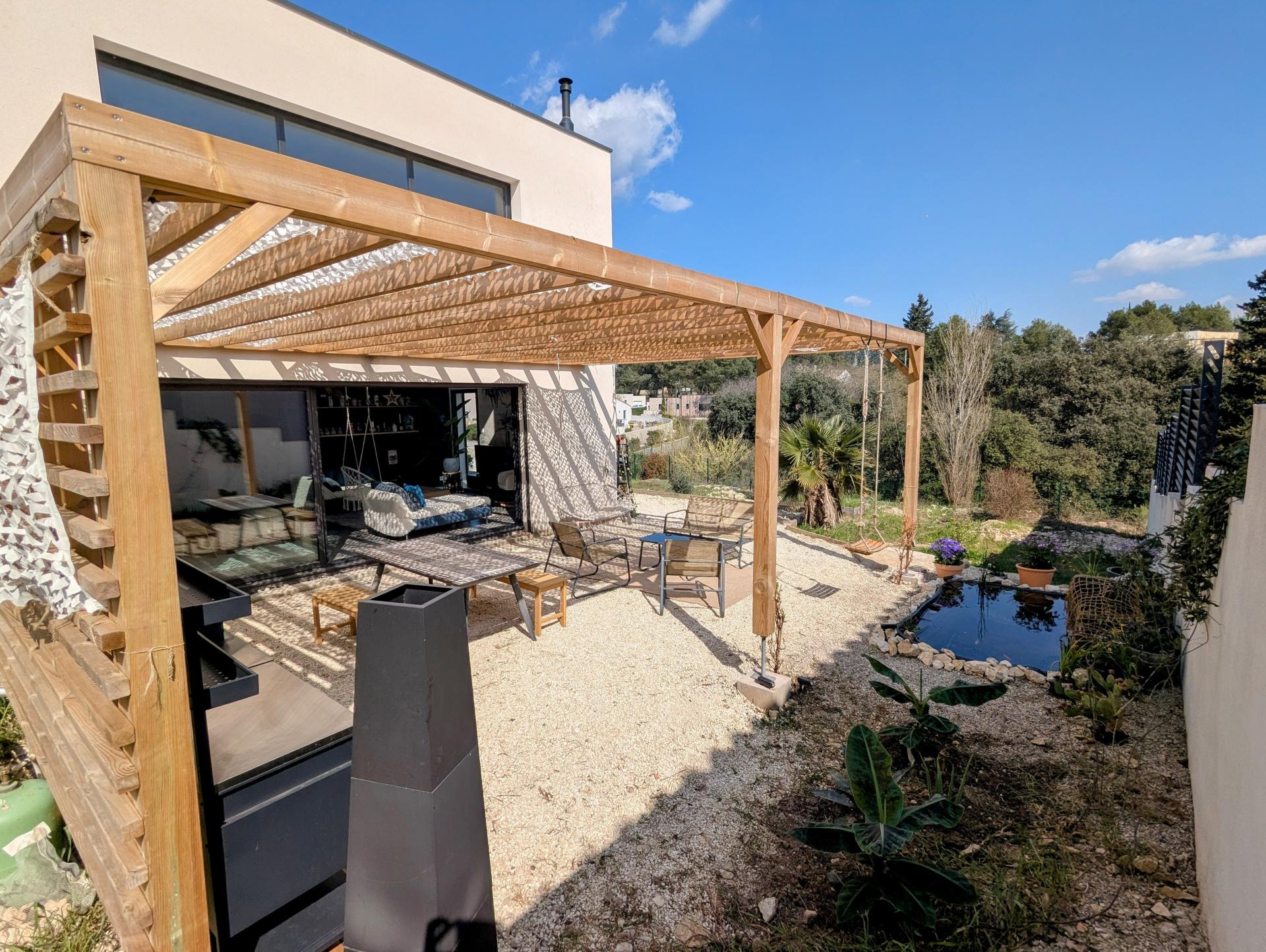 Photo 3 of the listing.