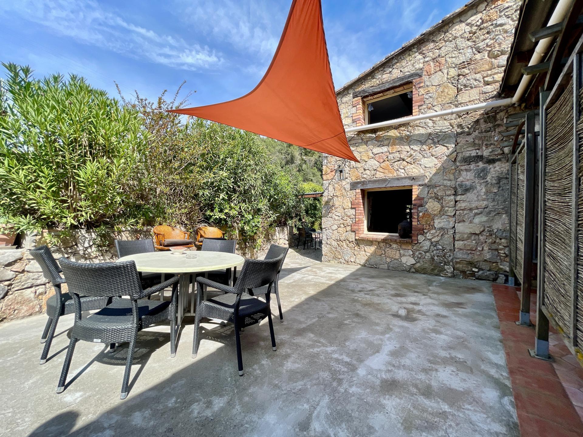 Photo 7 of the listing.