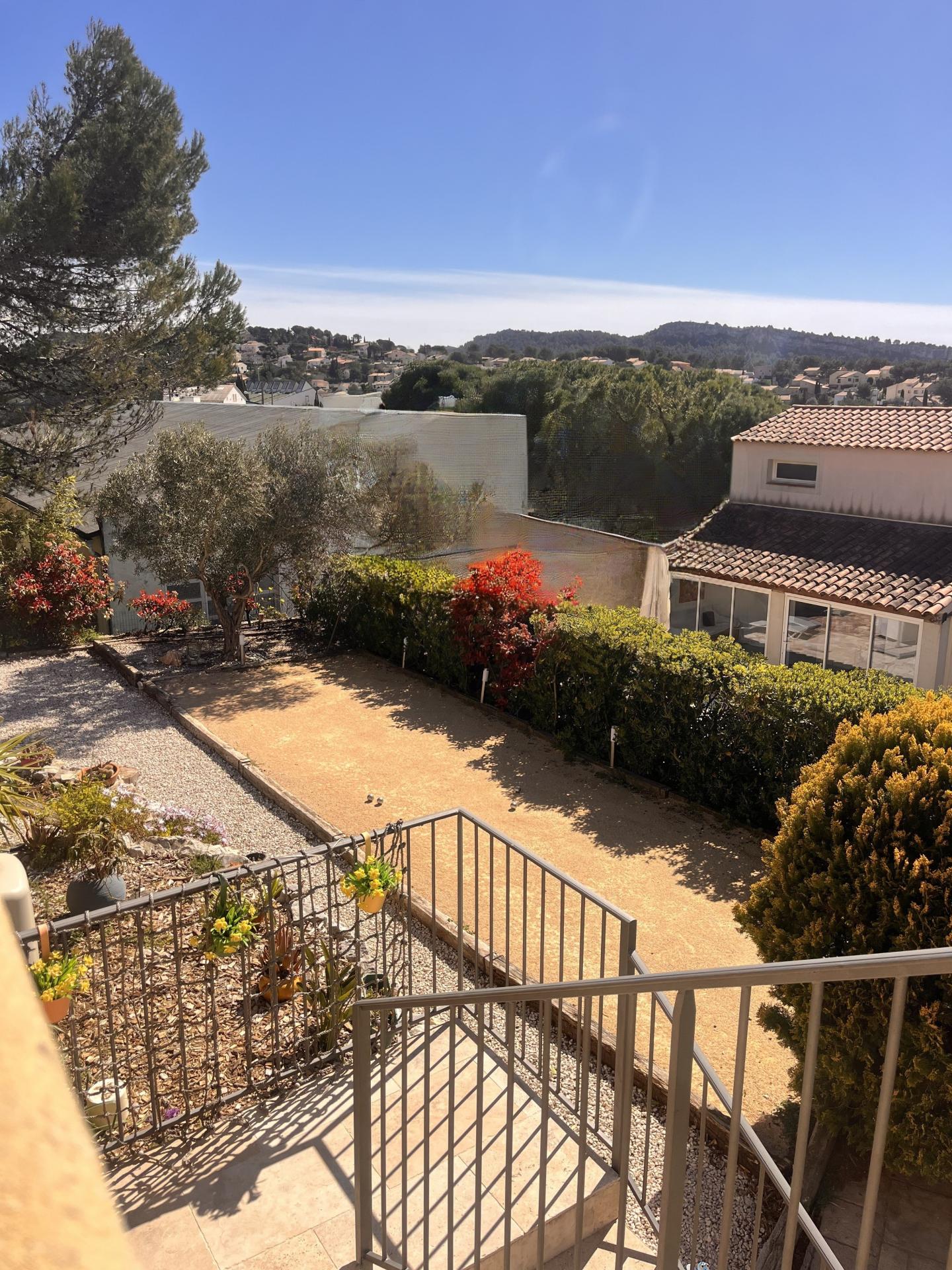 Photo 8 of the listing.