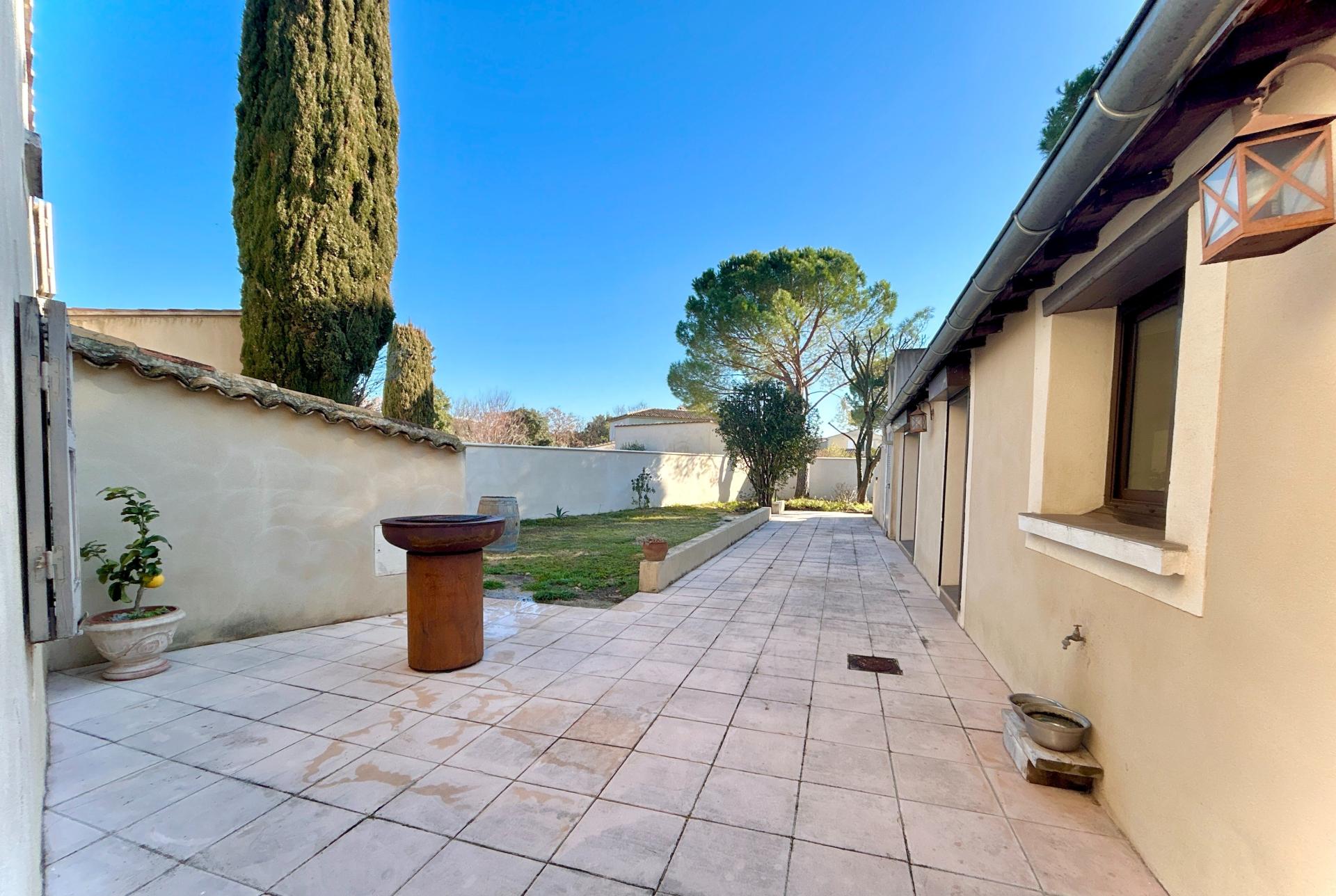 Photo 11 of the listing.