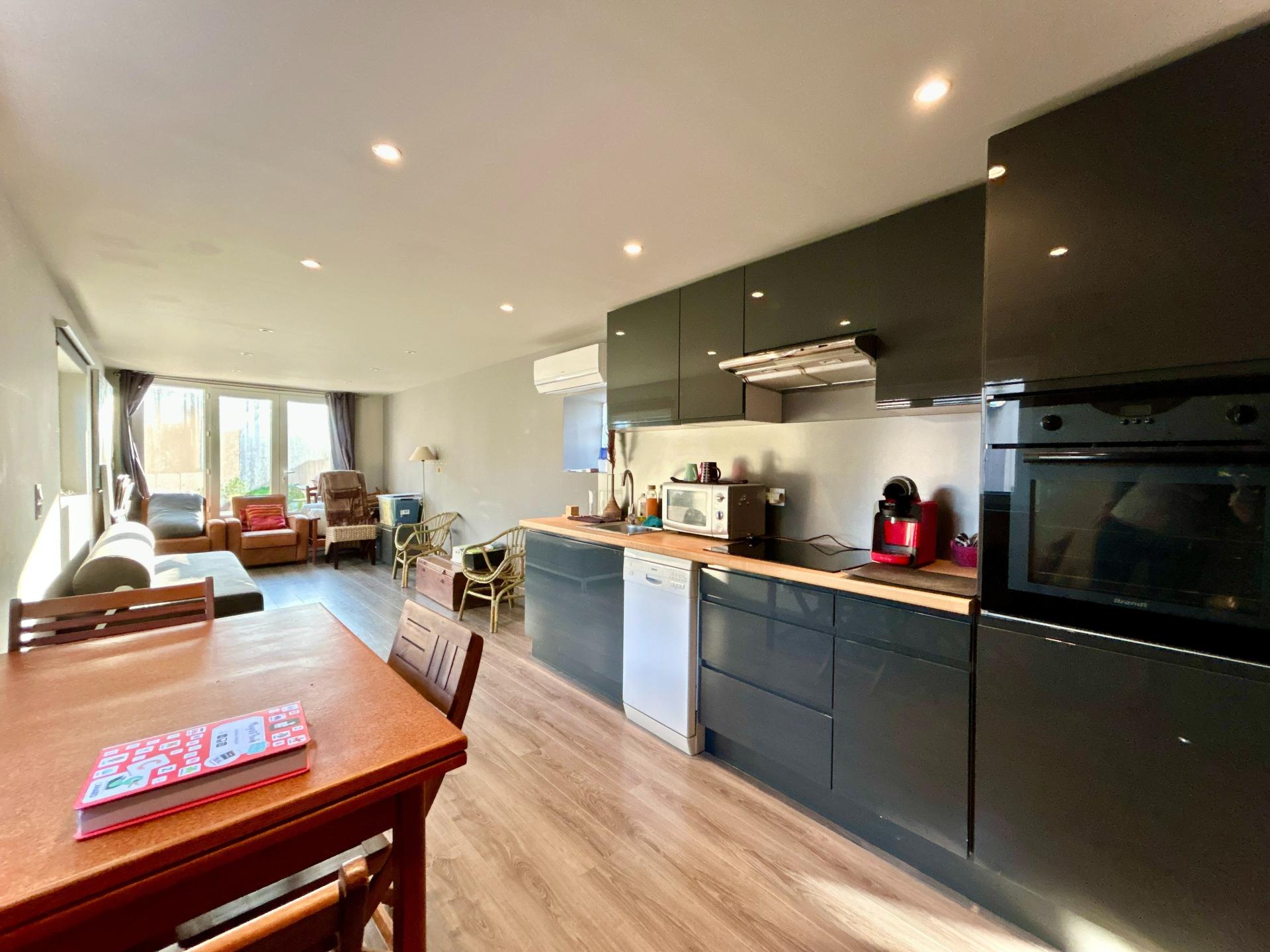 Photo 10 of the listing.