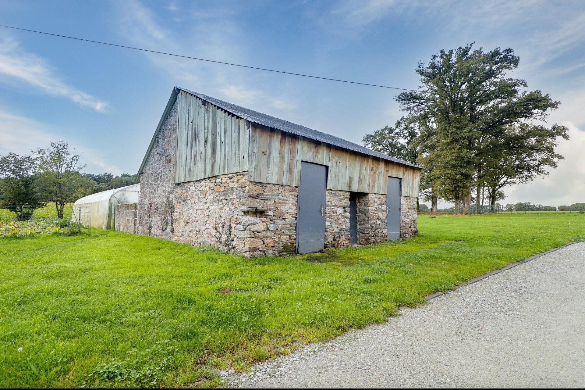 Photo 11 of the listing.