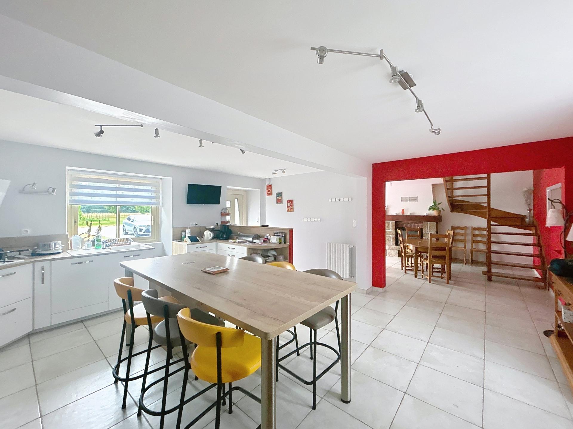 Photo 3 of the listing.