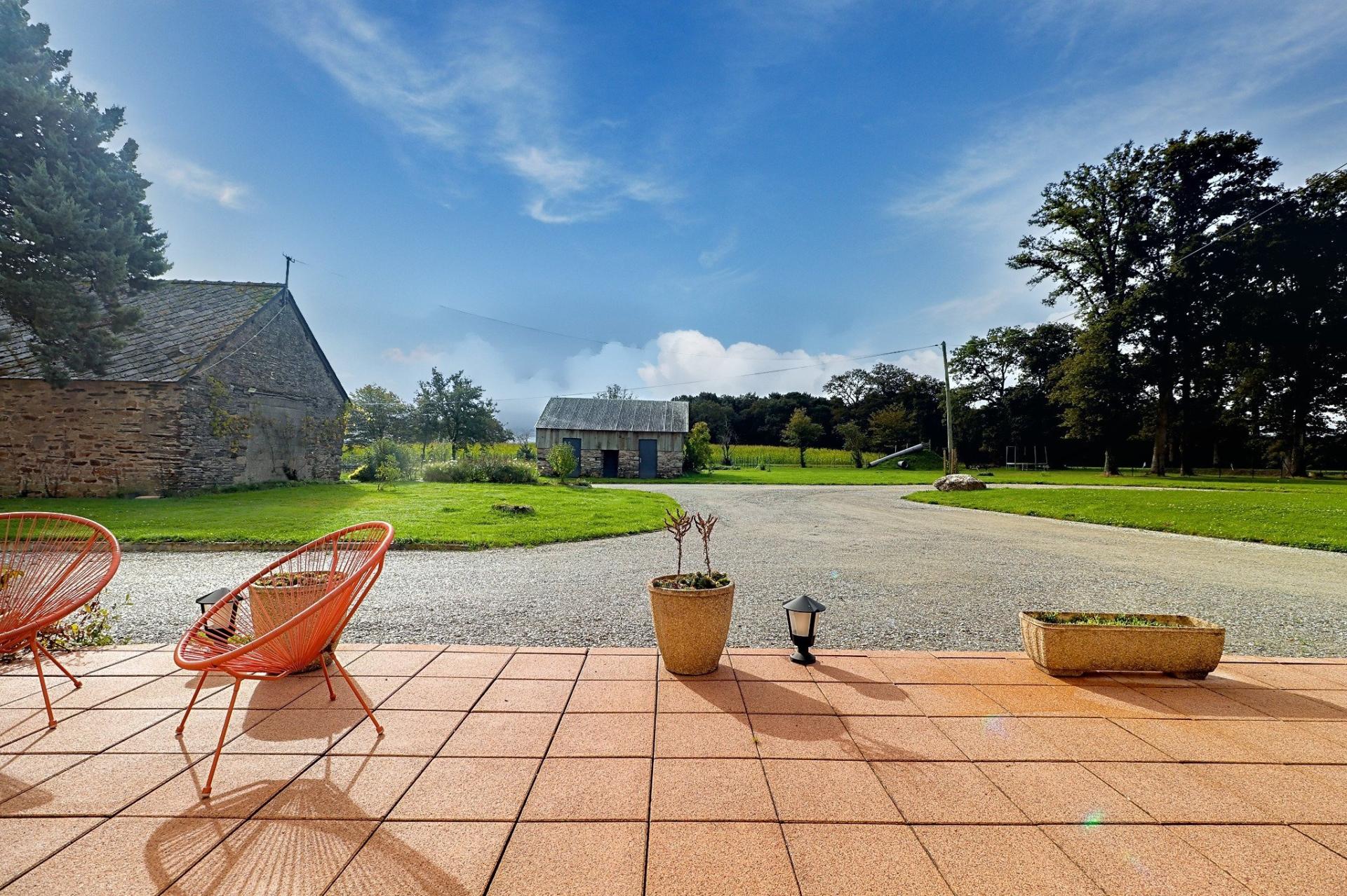 Photo 8 of the listing.