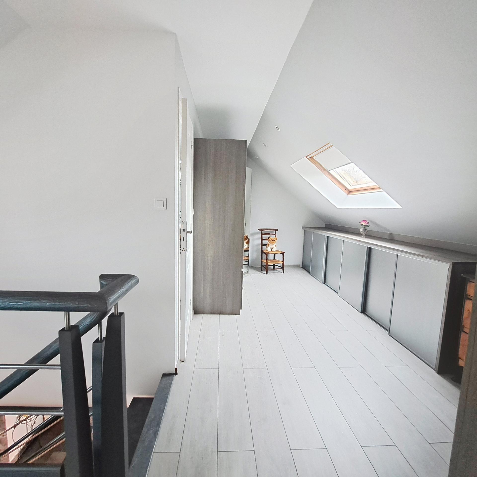 Photo 11 of the listing.