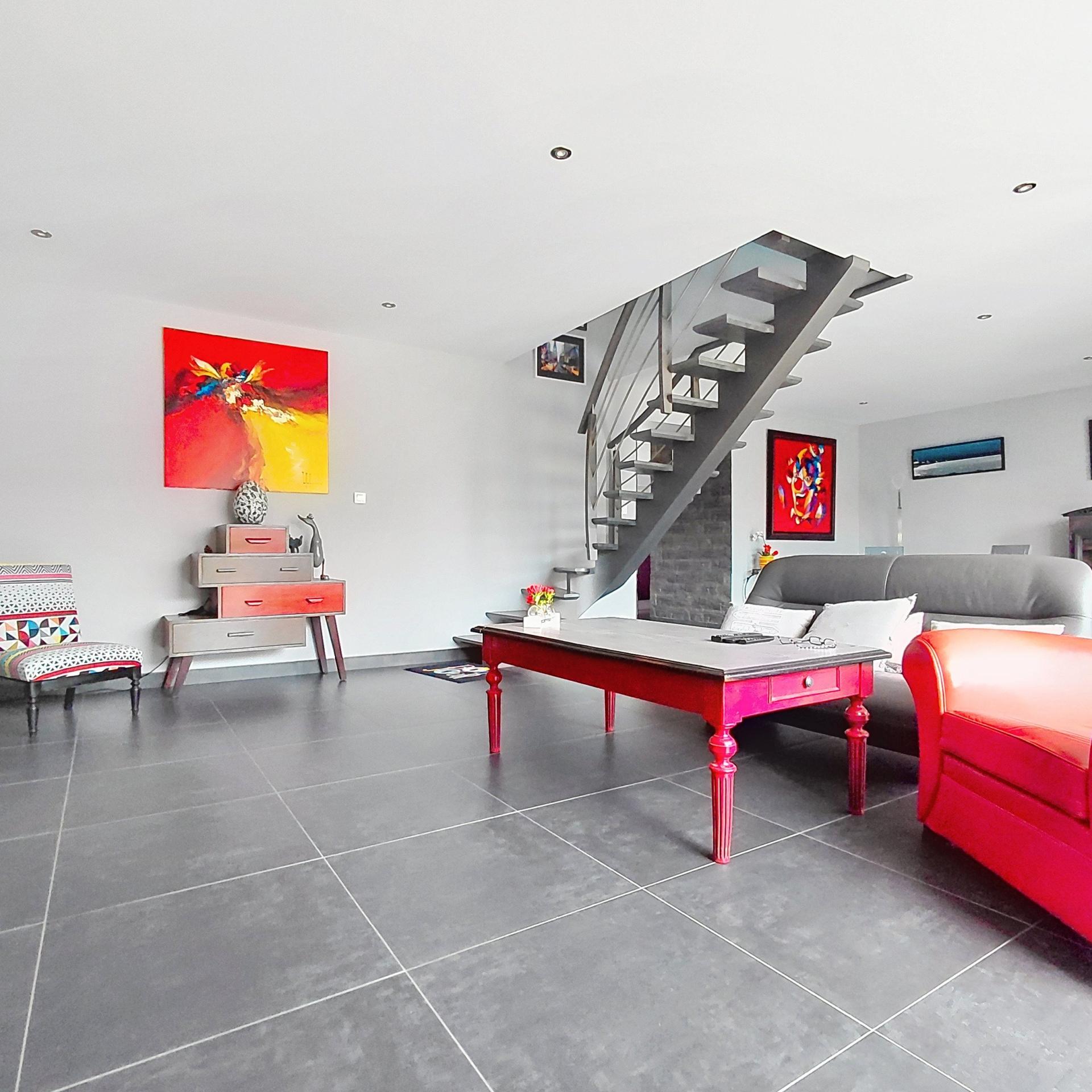 Photo 3 of the listing.