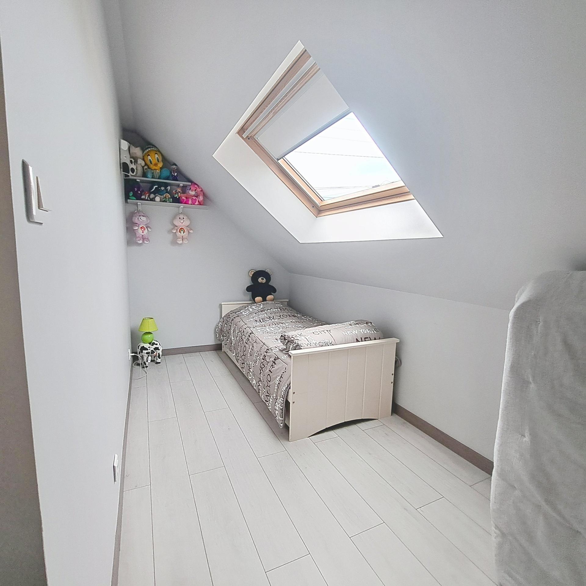 Photo 9 of the listing.