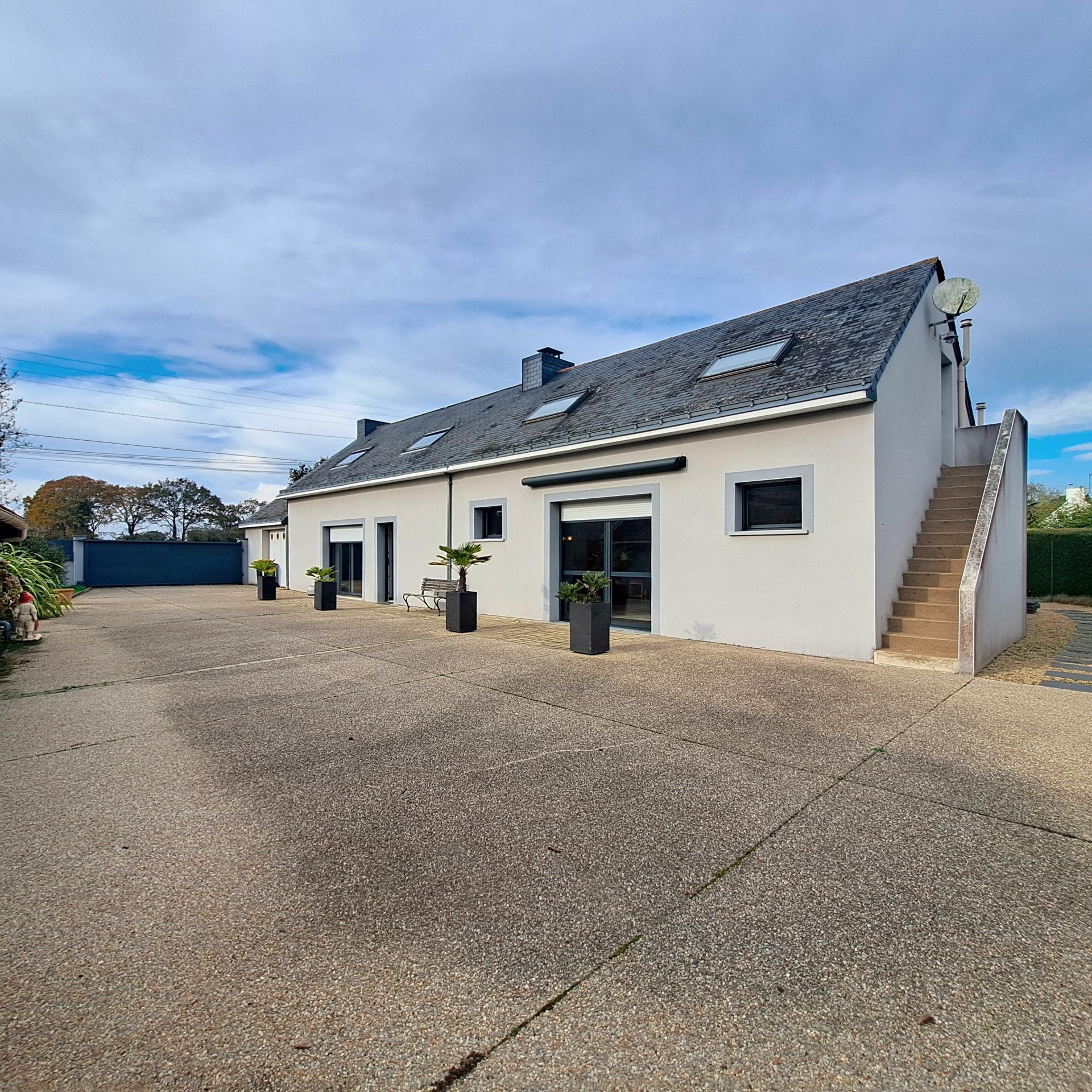 Photo 13 of the listing.