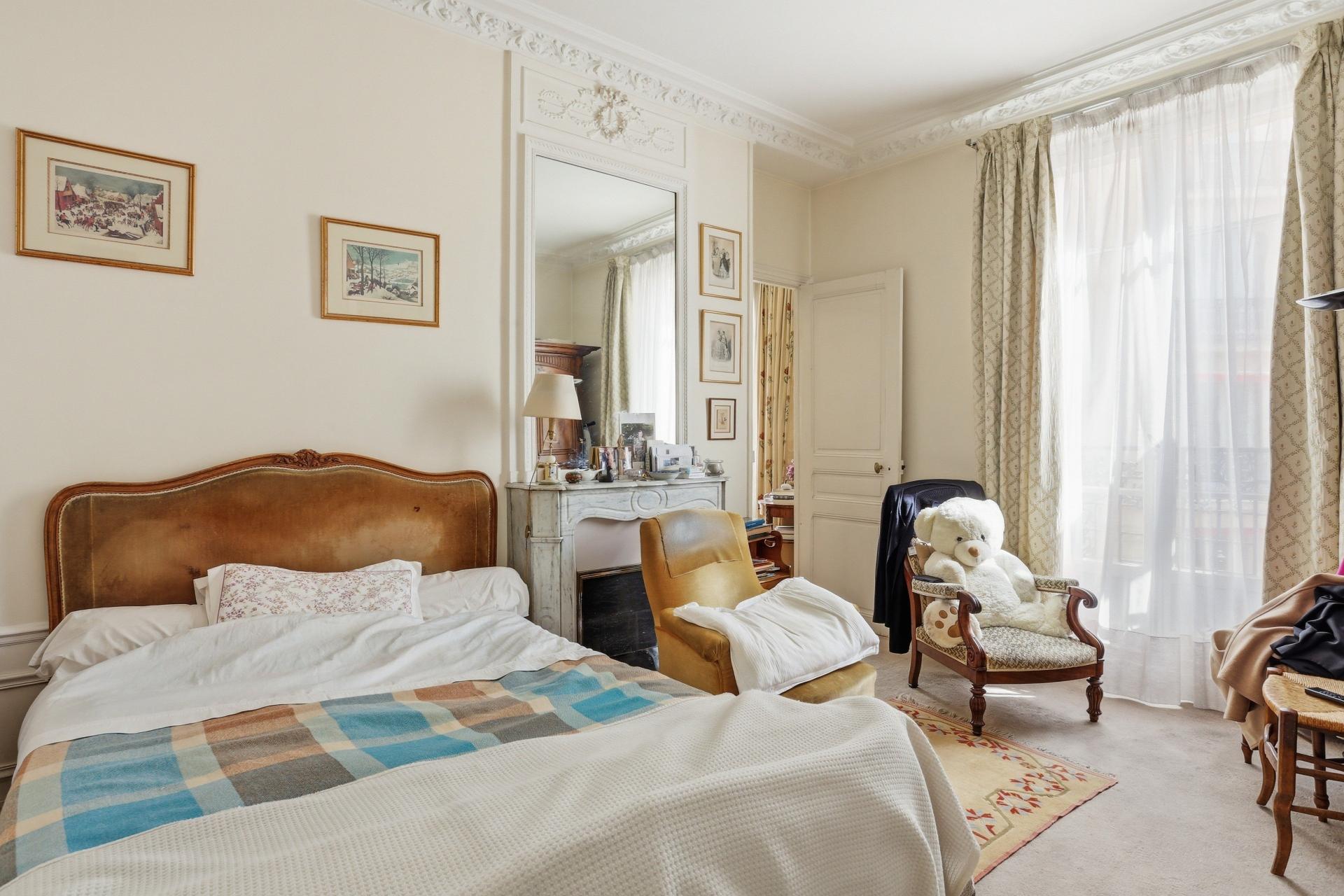 Photo 5 of the listing.