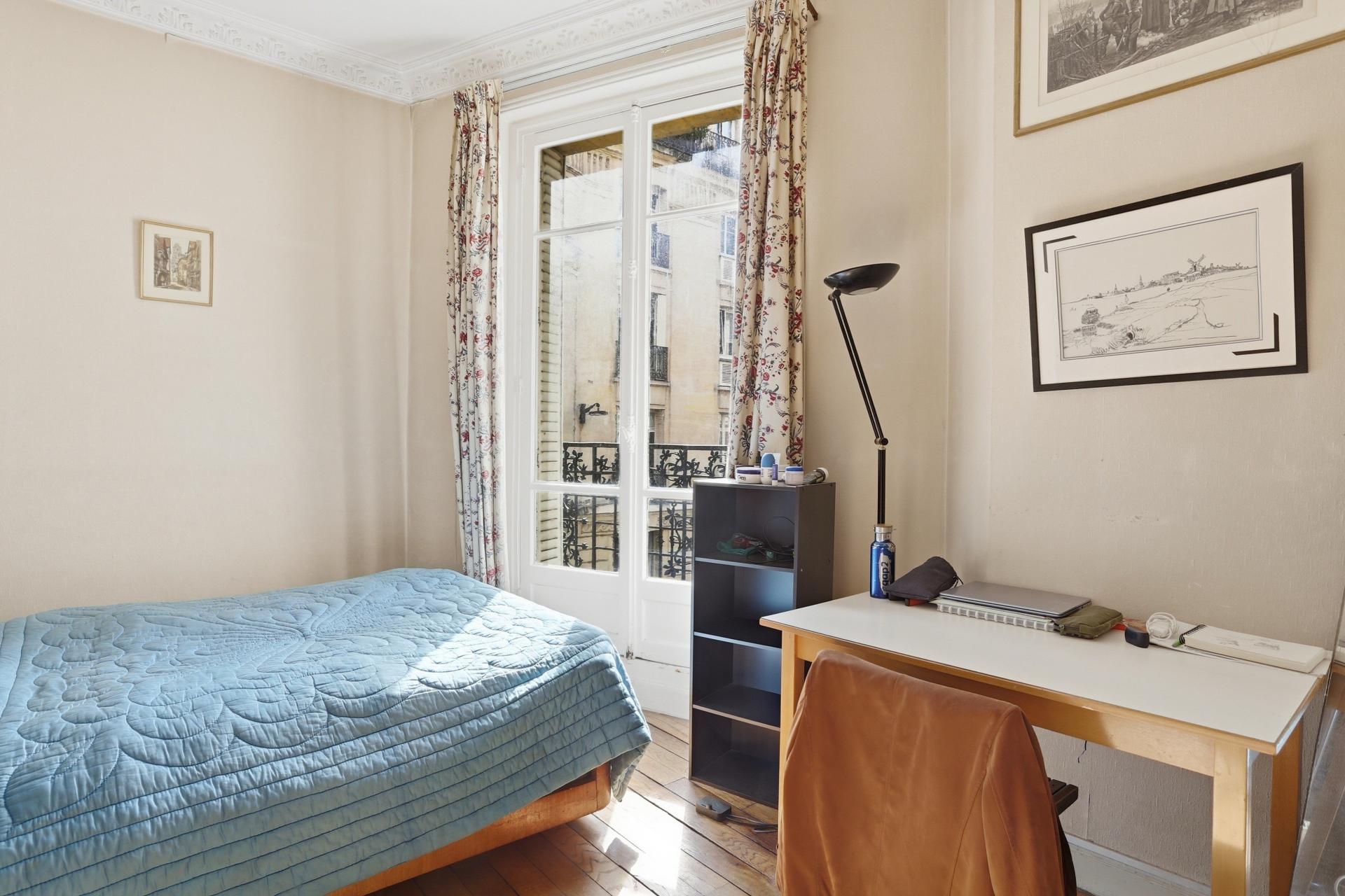 Photo 7 of the listing.