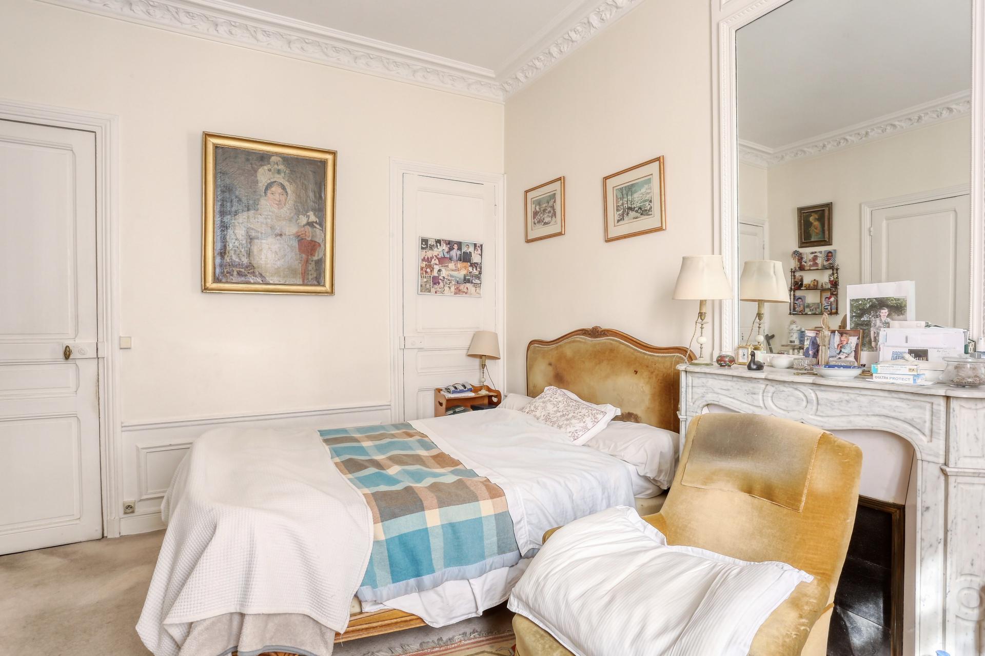 Photo 6 of the listing.