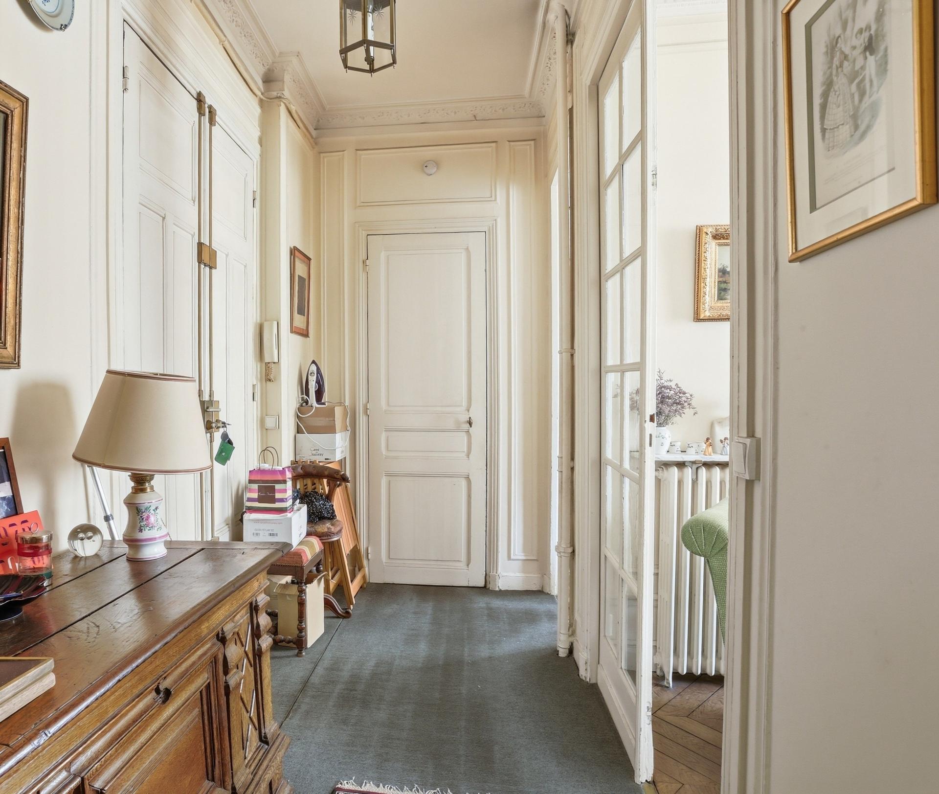 Photo 8 of the listing.