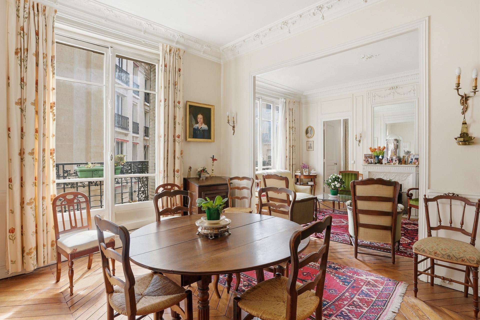 Photo 3 of the listing.