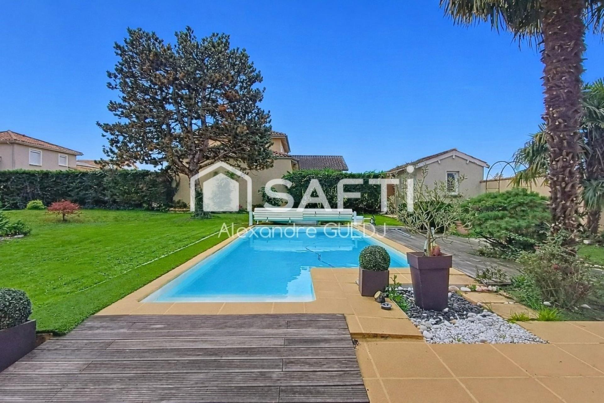 Photo 7 of the listing.